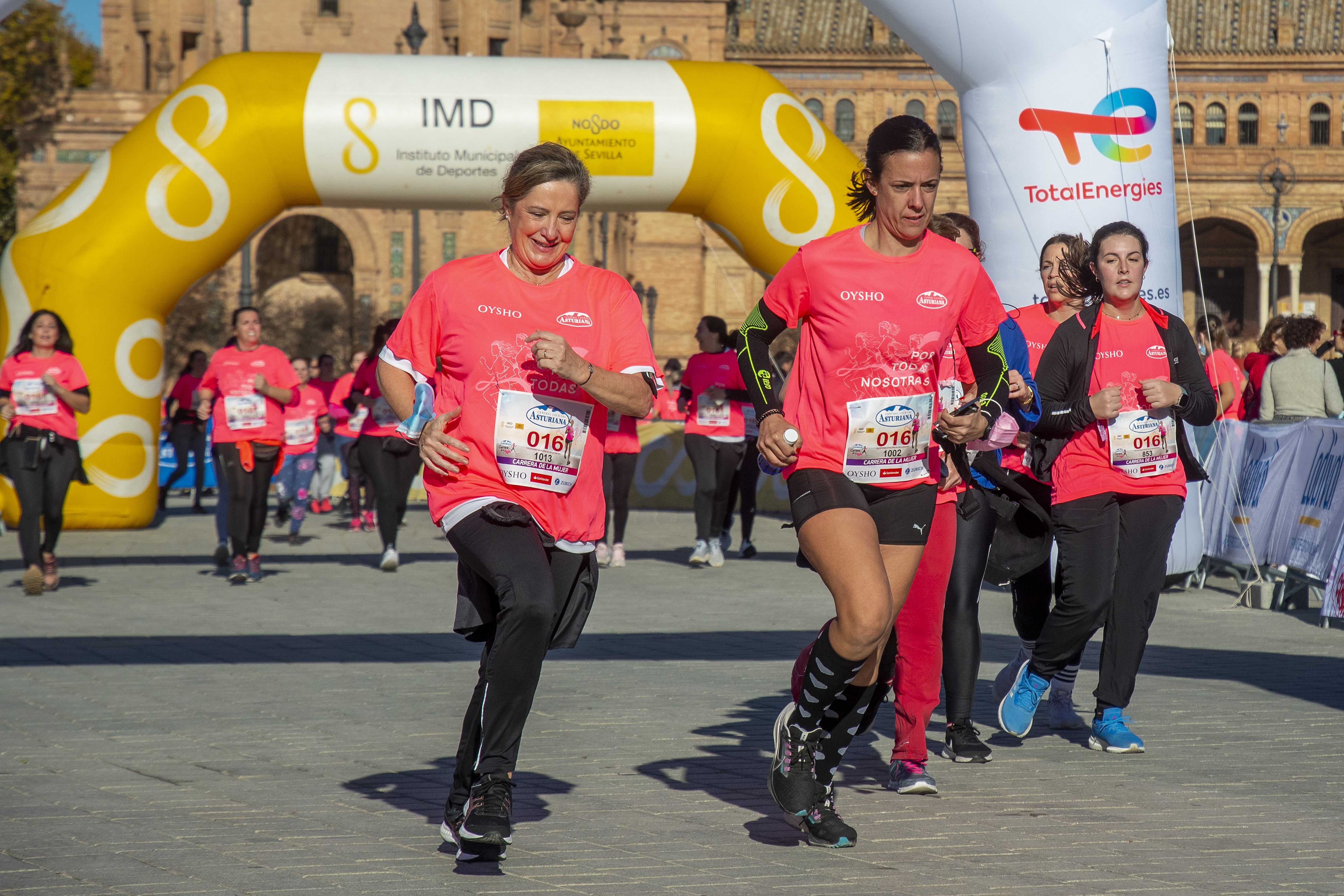 Las mejores fotos de la Carrera de la Mujer Central Lechera Asturiana Sevilla 2021 (LLEGADAS A META / GALERÍA 3)