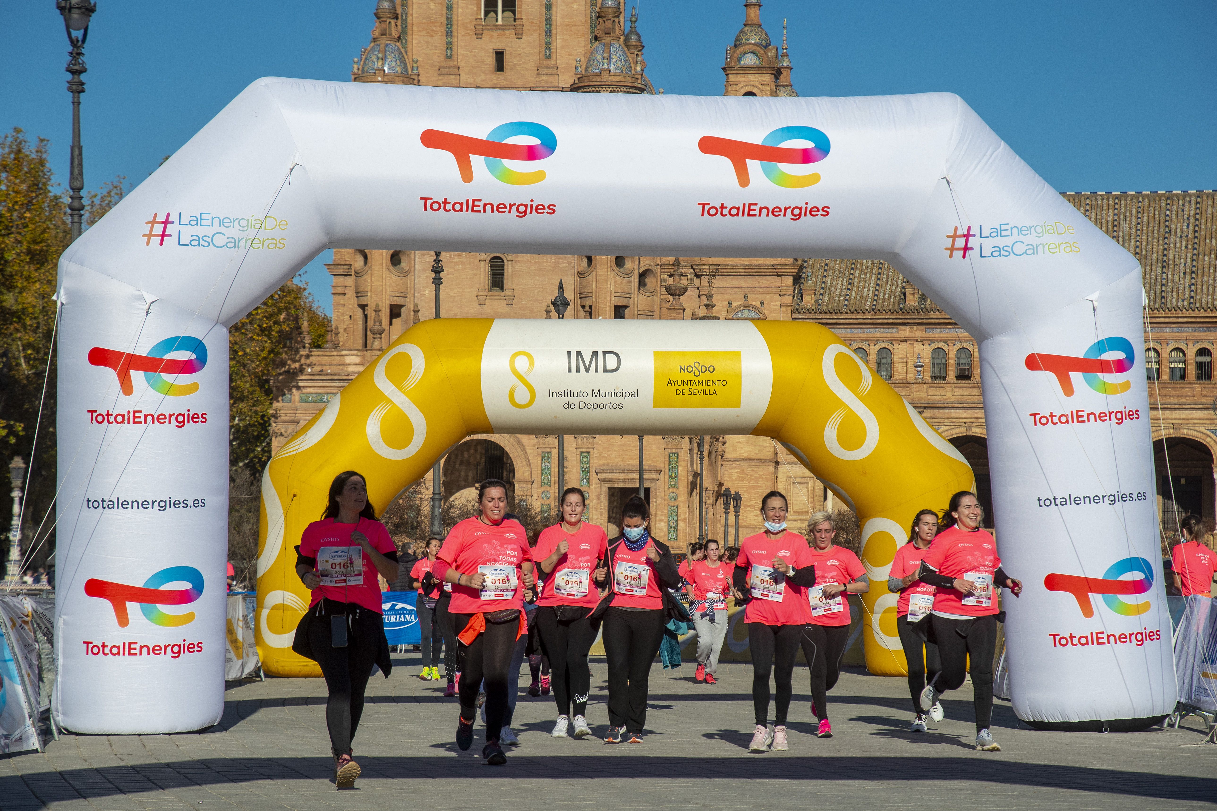Las mejores fotos de la Carrera de la Mujer Central Lechera Asturiana Sevilla 2021 (LLEGADAS A META / GALERÍA 3)