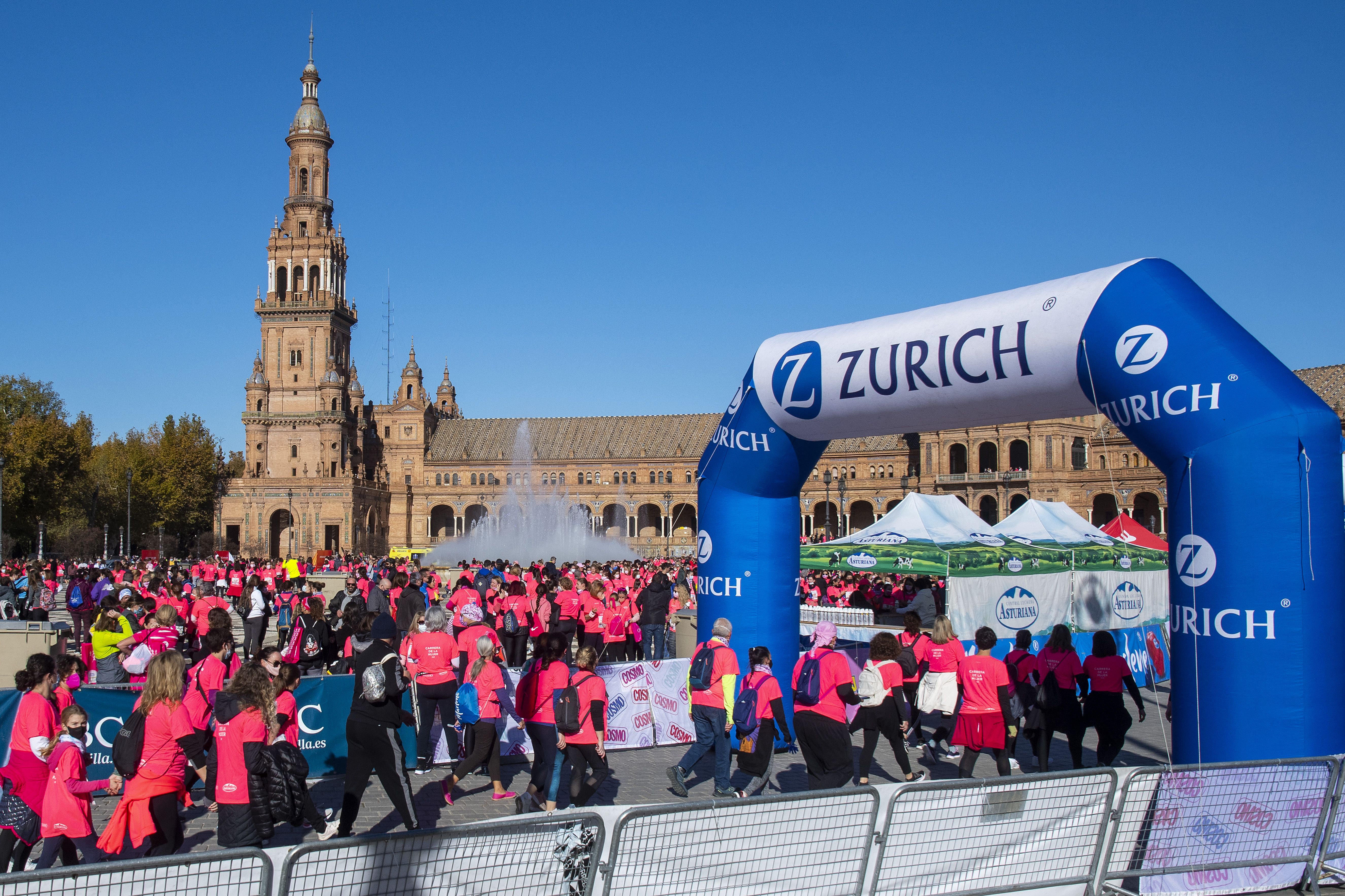 Las mejores fotos de la Carrera de la Mujer Central Lechera Asturiana Sevilla 2021 (LLEGADAS A META / GALERÍA 4)