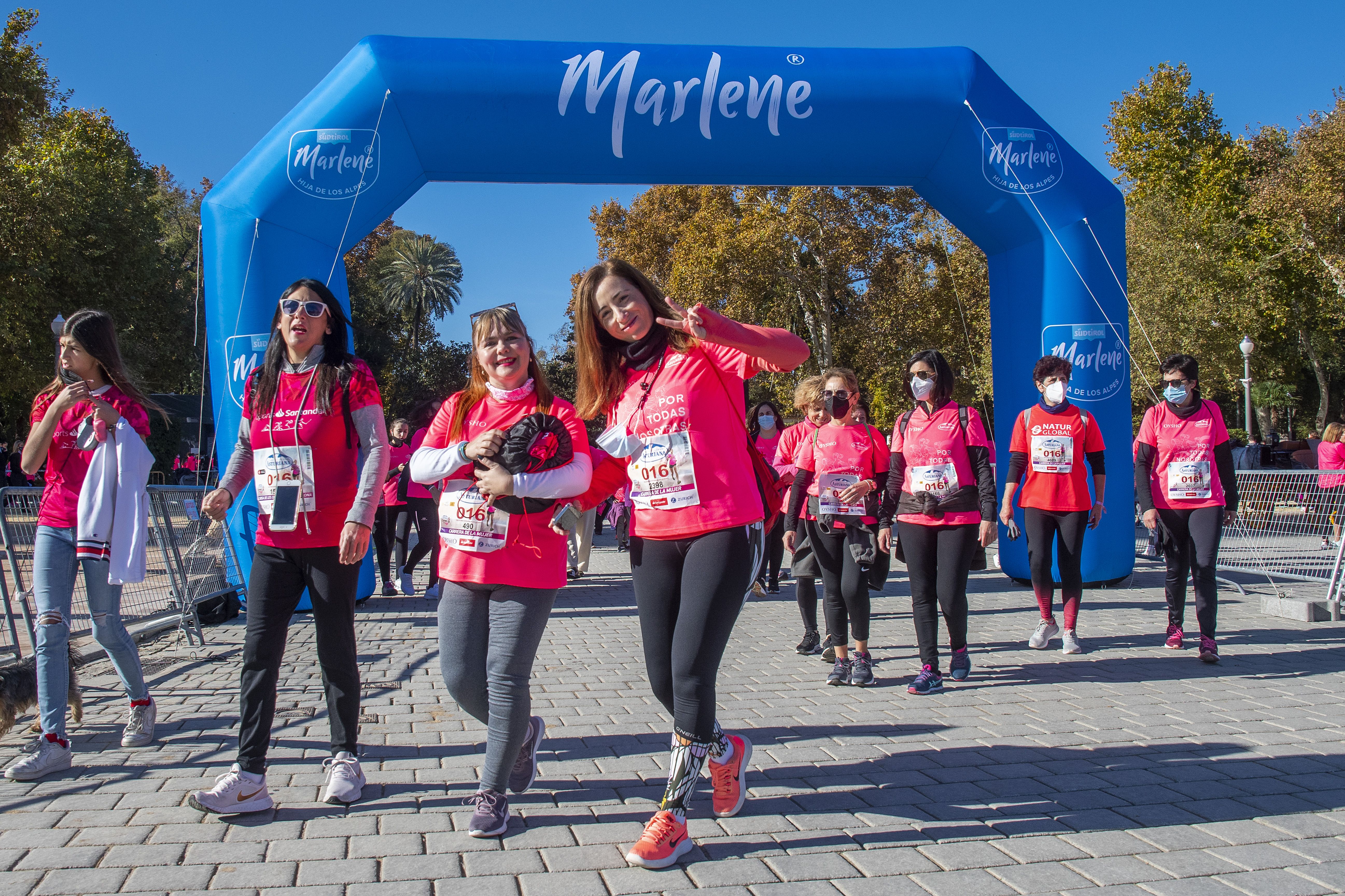 Las mejores fotos de la Carrera de la Mujer Central Lechera Asturiana Sevilla 2021 (LLEGADAS A META / GALERÍA 4)