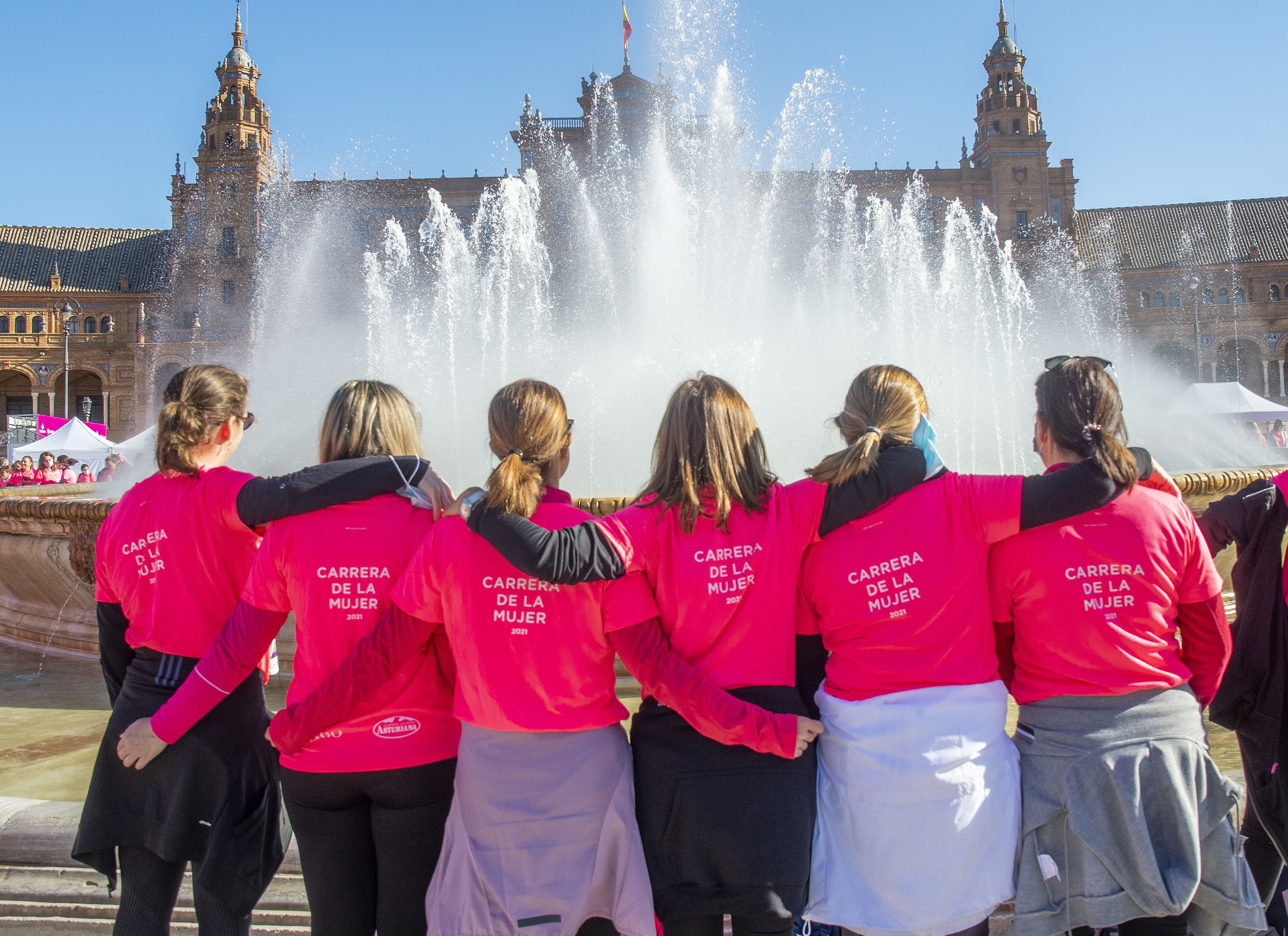 Las mejores fotos de la Carrera de la Mujer Central Lechera Asturiana Sevilla 2021 (LLEGADAS A META / GALERÍA 4)