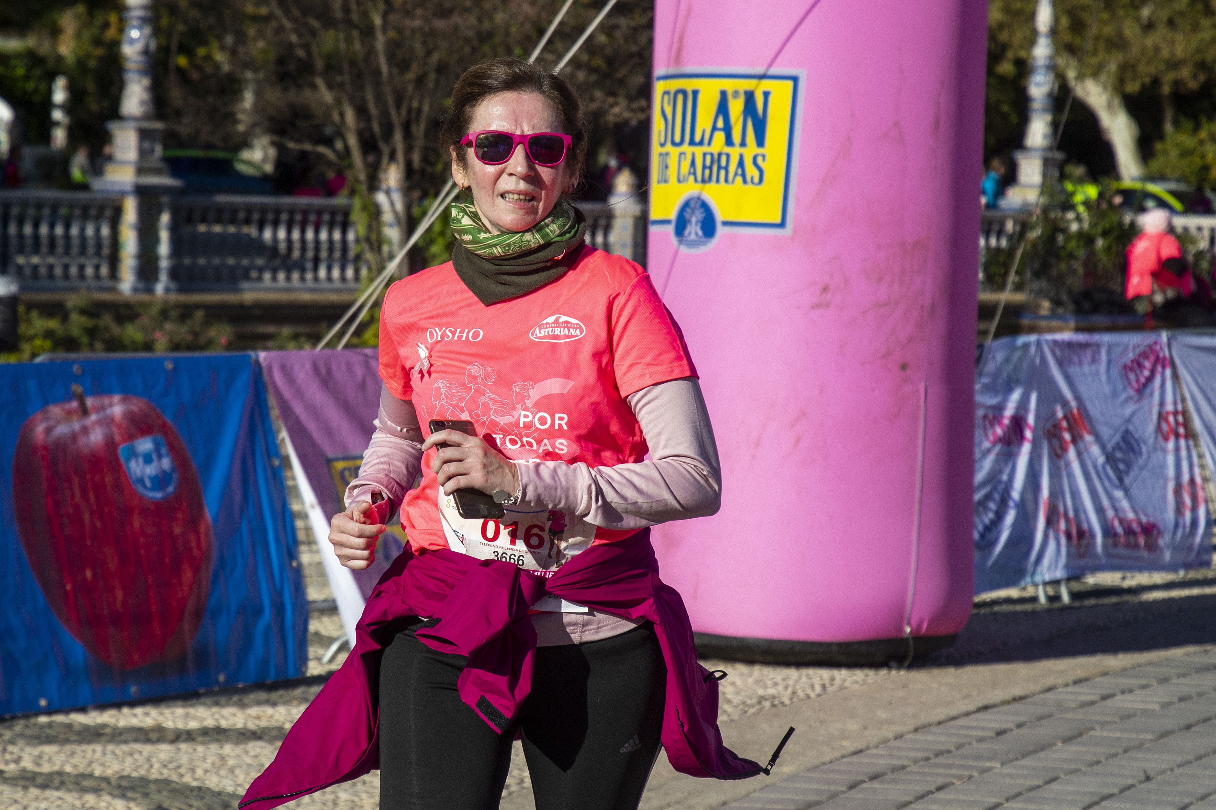Las mejores fotos de la Carrera de la Mujer Central Lechera Asturiana Sevilla 2021 (LLEGADAS A META / GALERÍA 4)