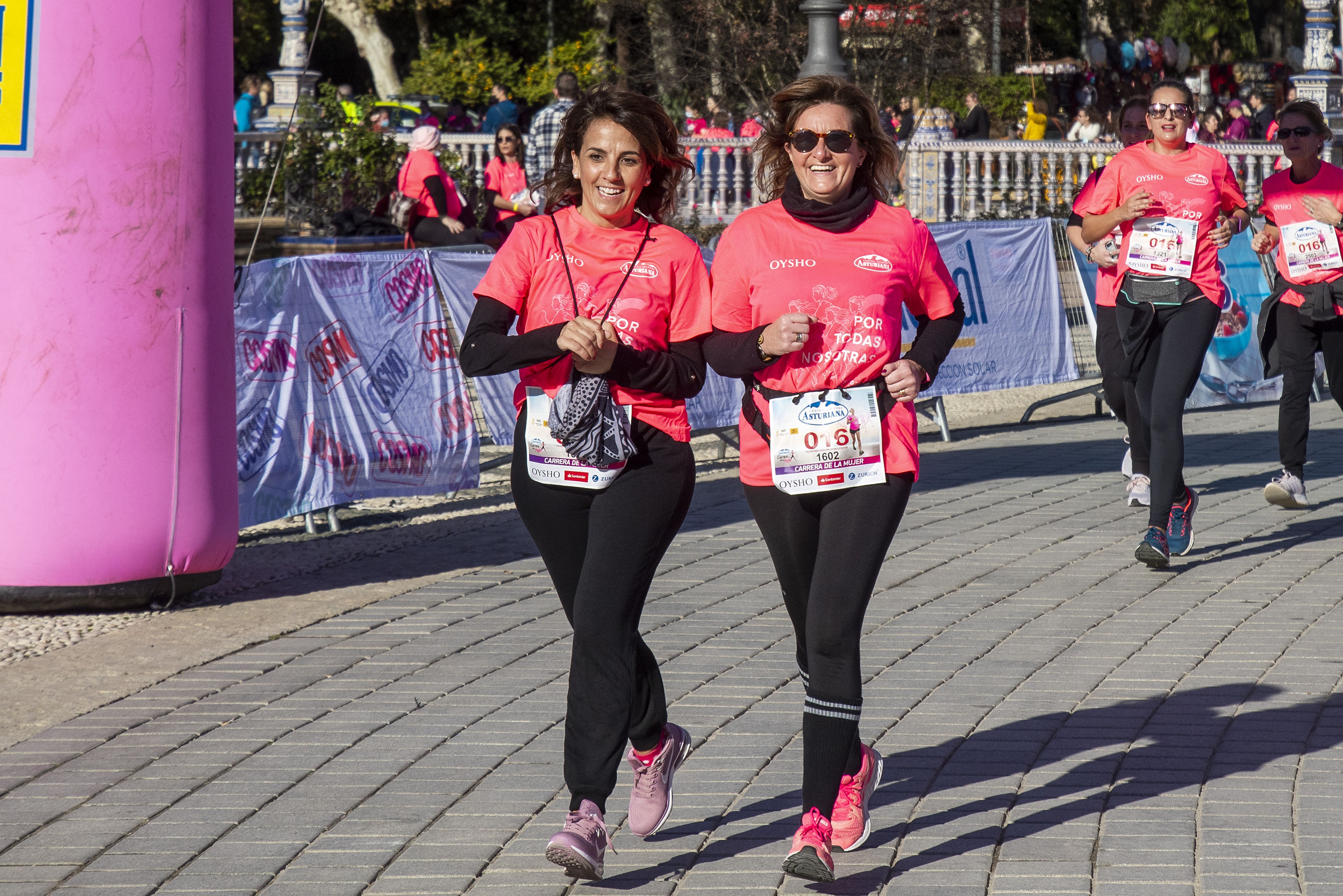 Las mejores fotos de la Carrera de la Mujer Central Lechera Asturiana Sevilla 2021 (LLEGADAS A META / GALERÍA 4)