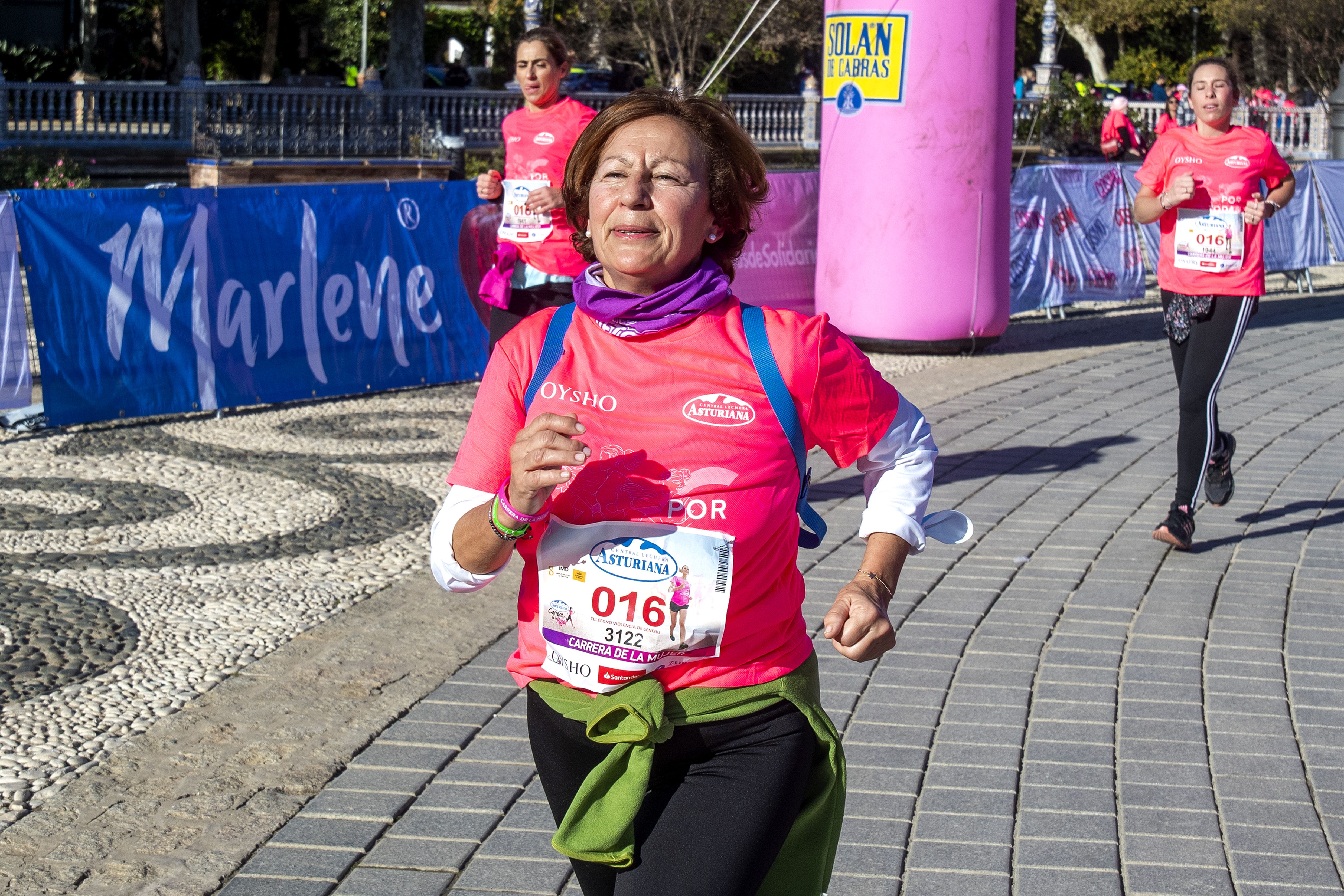 Las mejores fotos de la Carrera de la Mujer Central Lechera Asturiana Sevilla 2021 (LLEGADAS A META / GALERÍA 4)