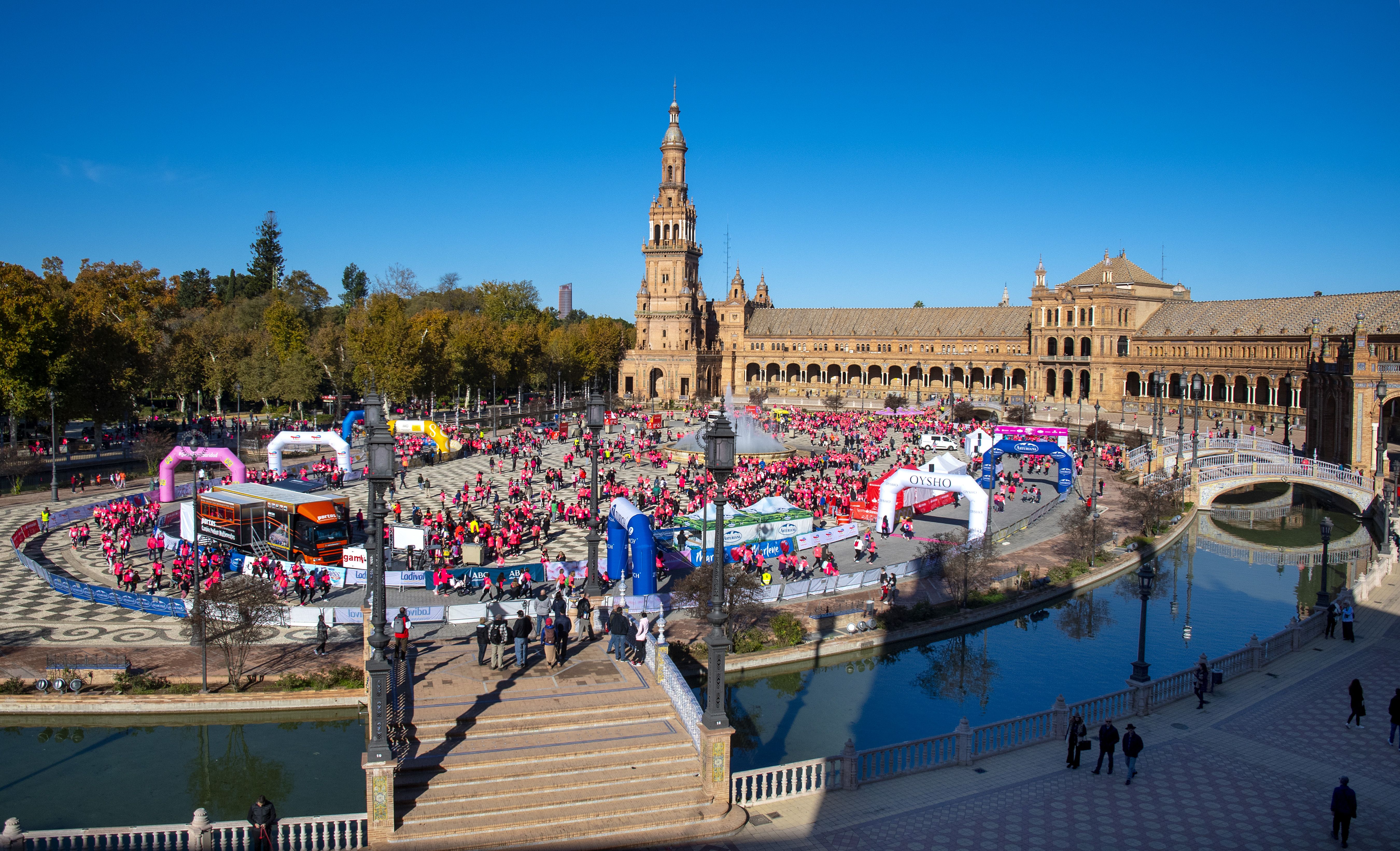 Las mejores fotos de la Carrera de la Mujer Central Lechera Asturiana Sevilla 2021 (LLEGADAS A META / GALERÍA 4)