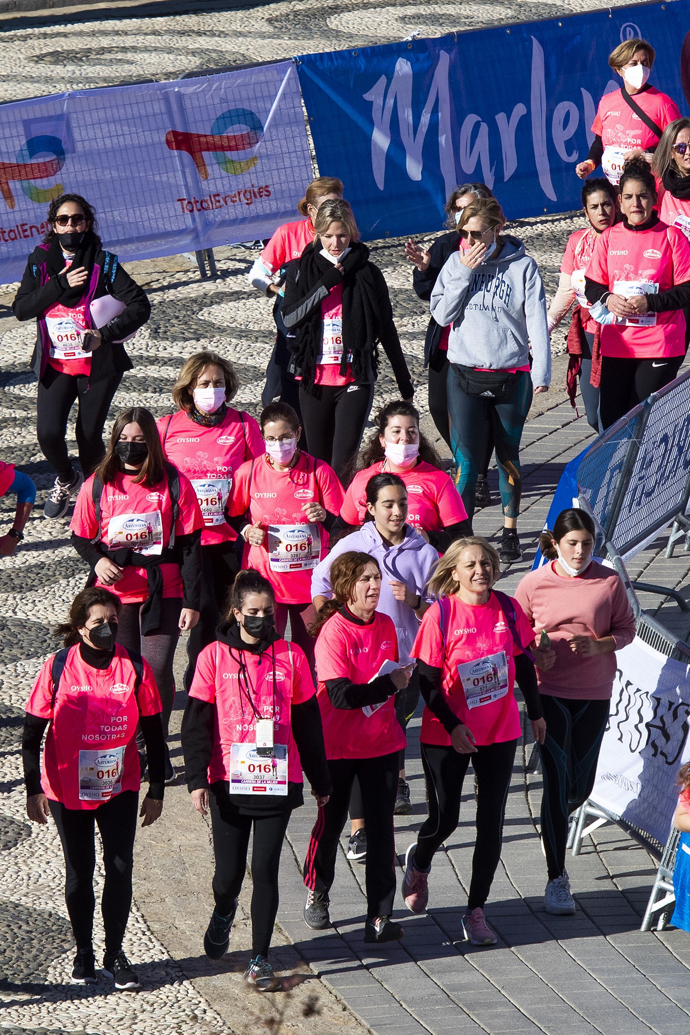 Las mejores fotos de la Carrera de la Mujer Central Lechera Asturiana Sevilla 2021 (LLEGADAS A META / GALERÍA 4)