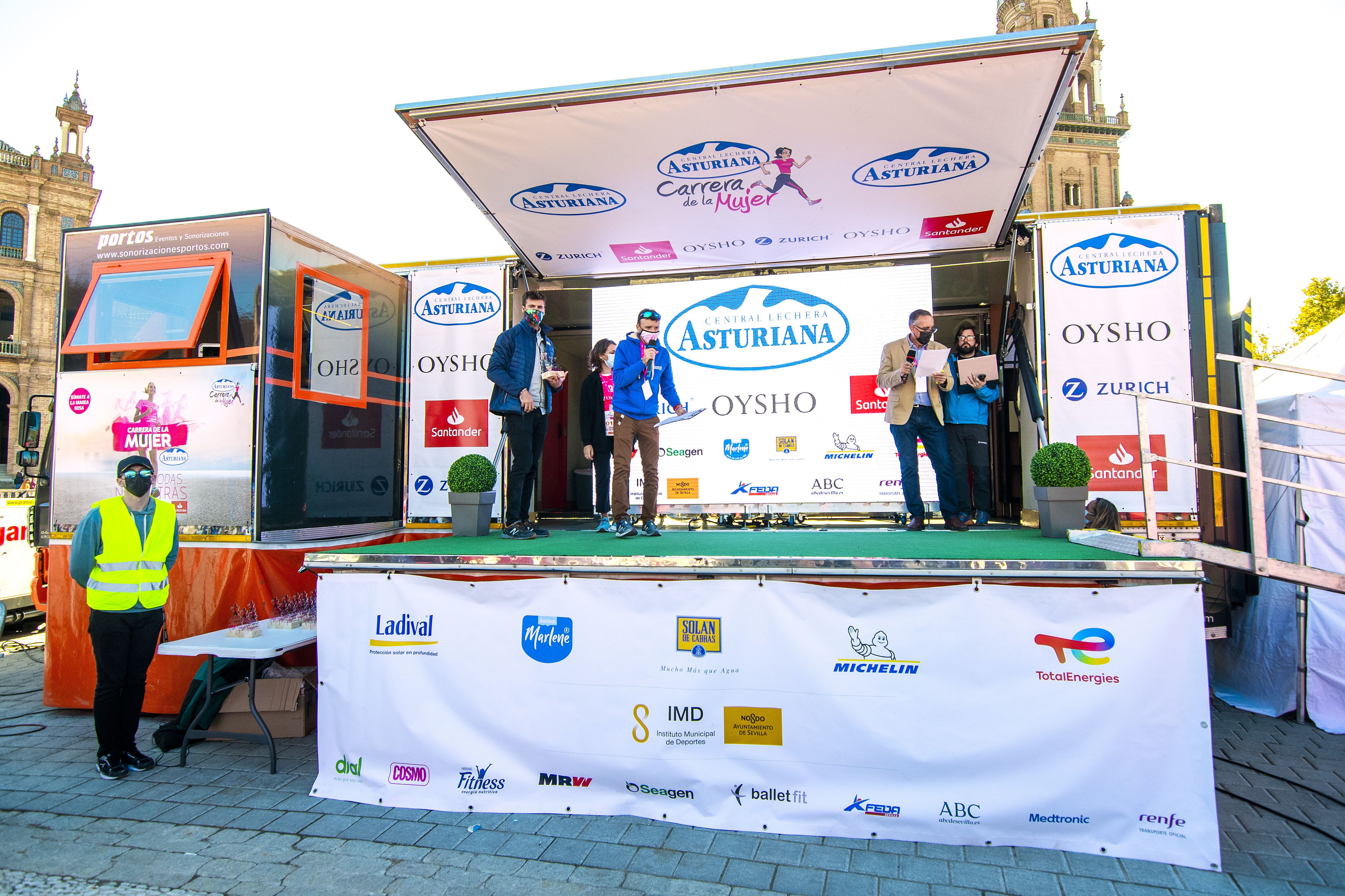 Las mejores fotos de la Carrera de la Mujer Central Lechera Asturiana Sevilla 2021 (CEREMONIAS DE PREMIACIÓN / GALERÍA 1)