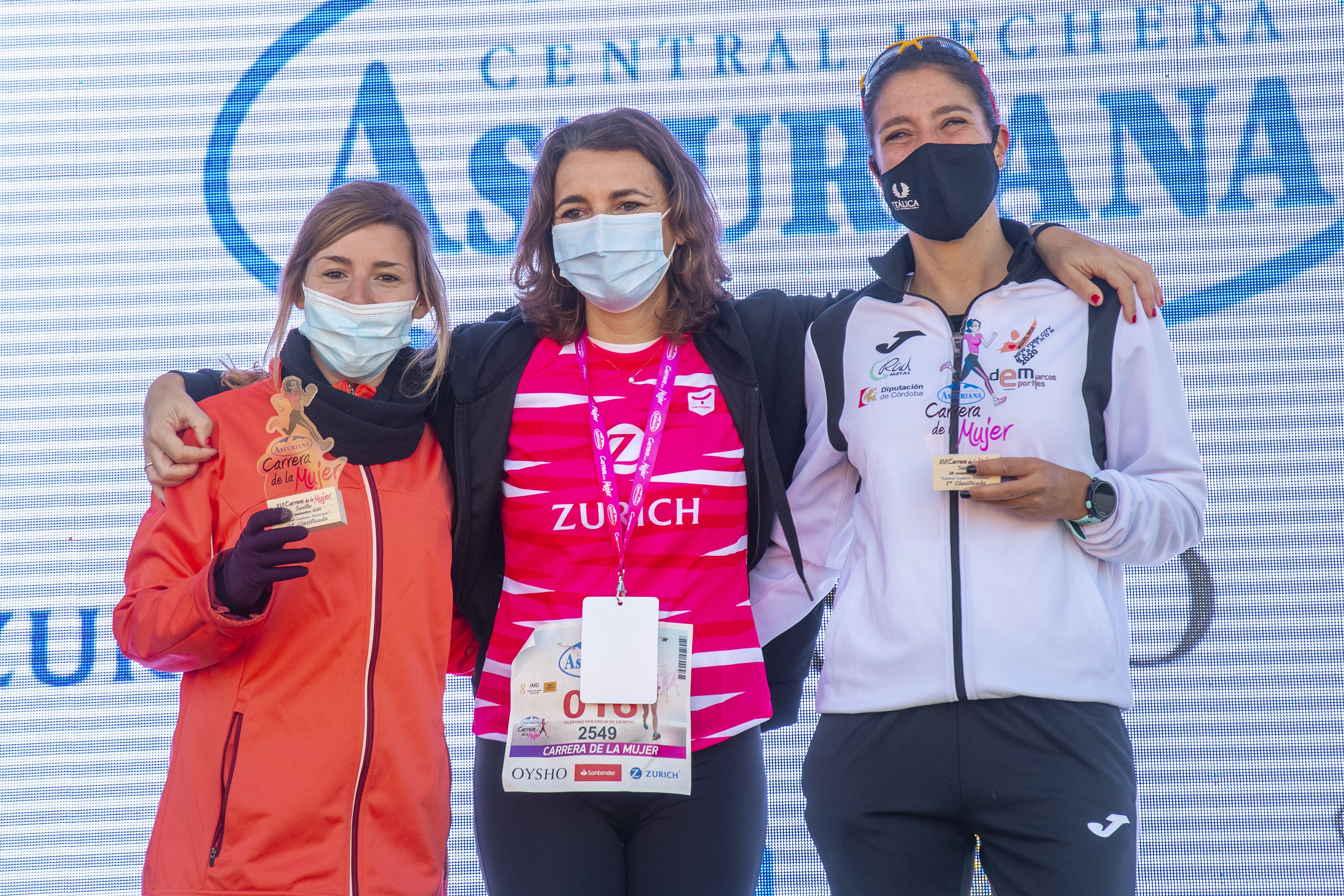 Las mejores fotos de la Carrera de la Mujer Central Lechera Asturiana Sevilla 2021 (CEREMONIAS DE PREMIACIÓN / GALERÍA 1)