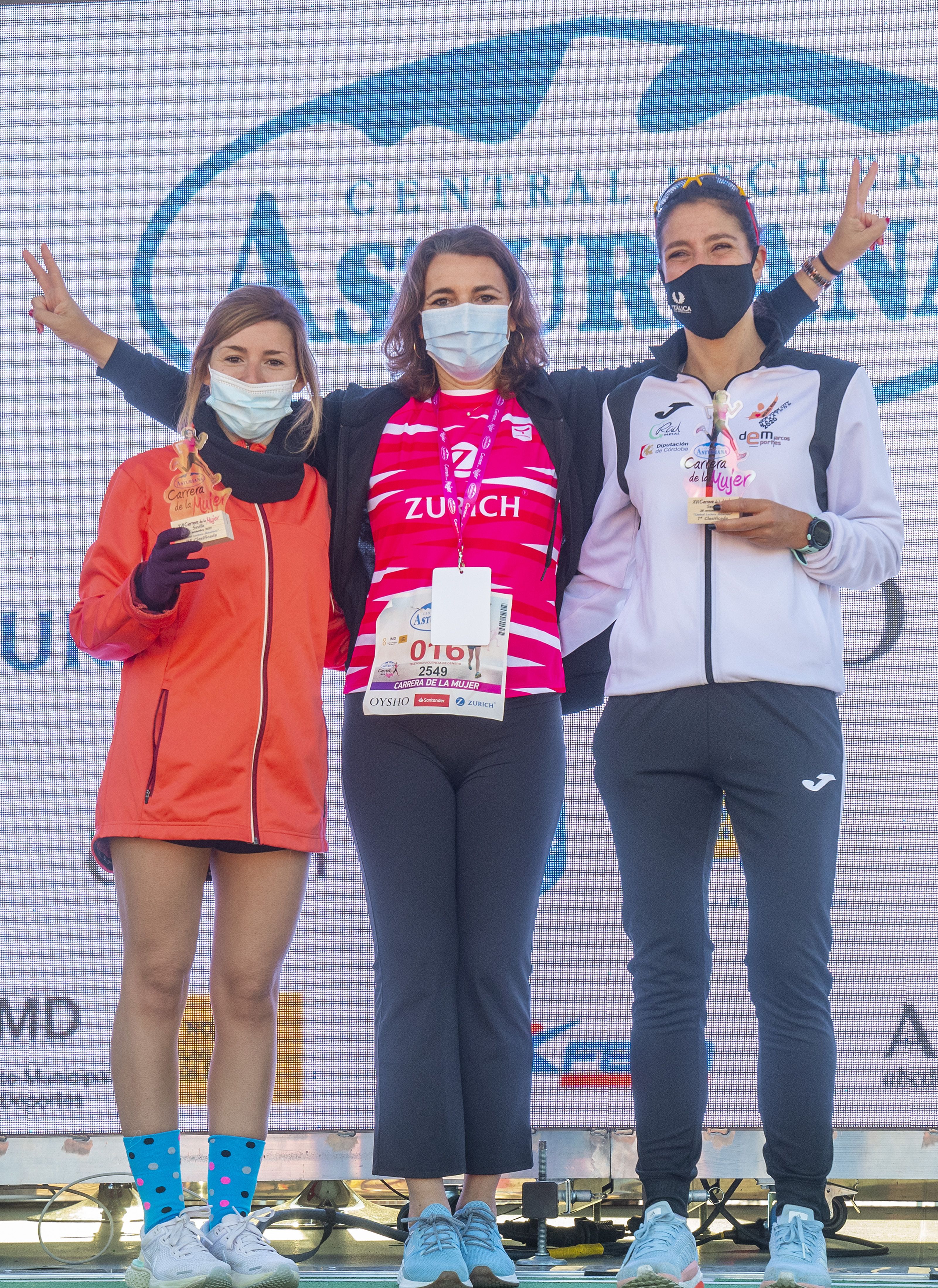 Las mejores fotos de la Carrera de la Mujer Central Lechera Asturiana Sevilla 2021 (CEREMONIAS DE PREMIACIÓN / GALERÍA 1)