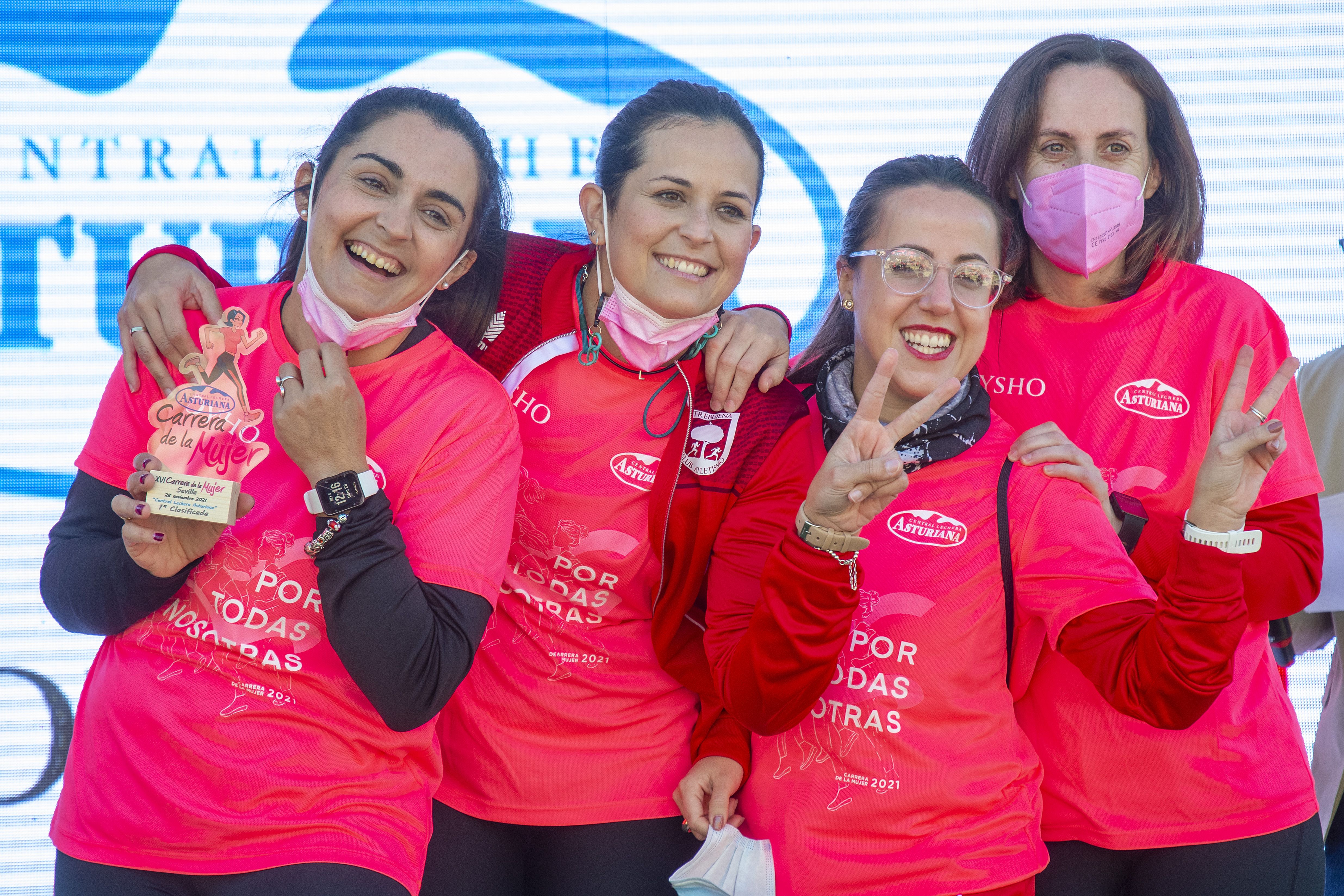 Las mejores fotos de la Carrera de la Mujer Central Lechera Asturiana Sevilla 2021 (CEREMONIAS DE PREMIACIÓN / GALERÍA 2)