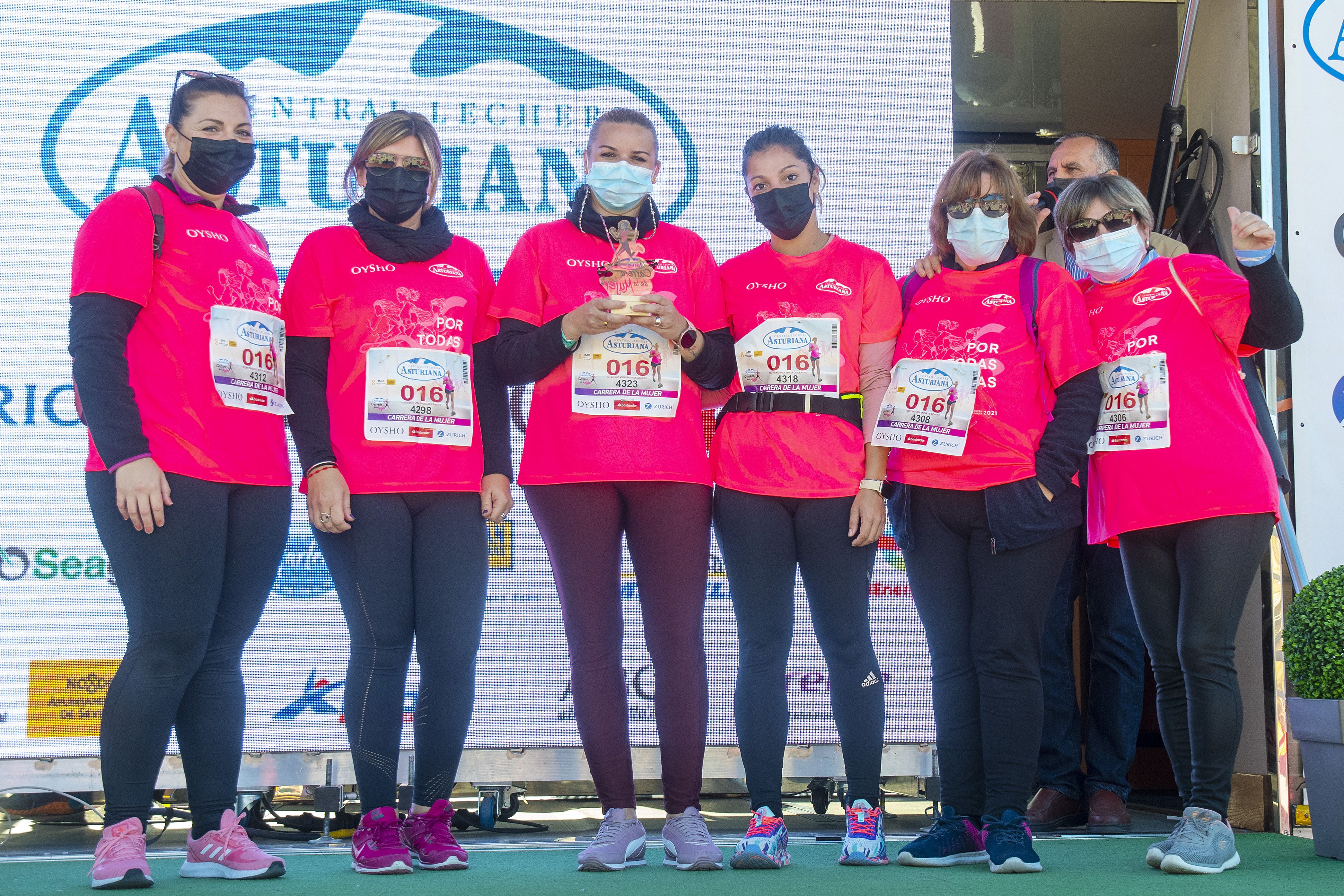 Las mejores fotos de la Carrera de la Mujer Central Lechera Asturiana Sevilla 2021 (CEREMONIAS DE PREMIACIÓN / GALERÍA 2)