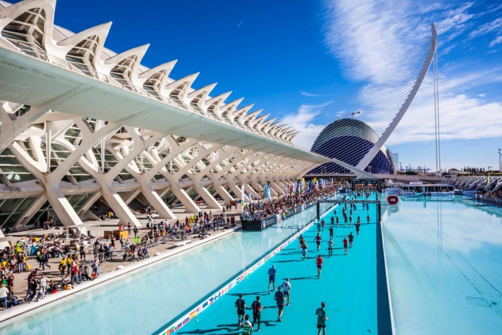 La icónica meta del Maratón de Valencia en la Ciudad de las Artes y las Ciencias.