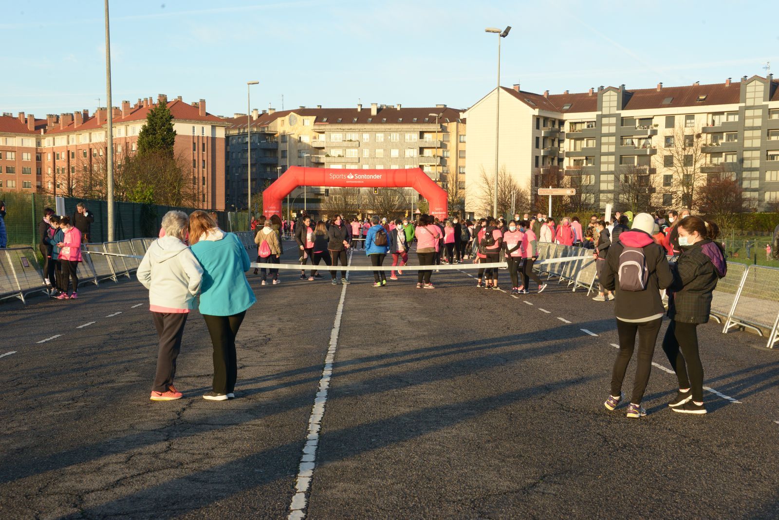 Las mejores fotos de la Carrera de la Mujer Central Lechera Asturiana Gijón 2021 (AMBIENTE DE SALIDA)