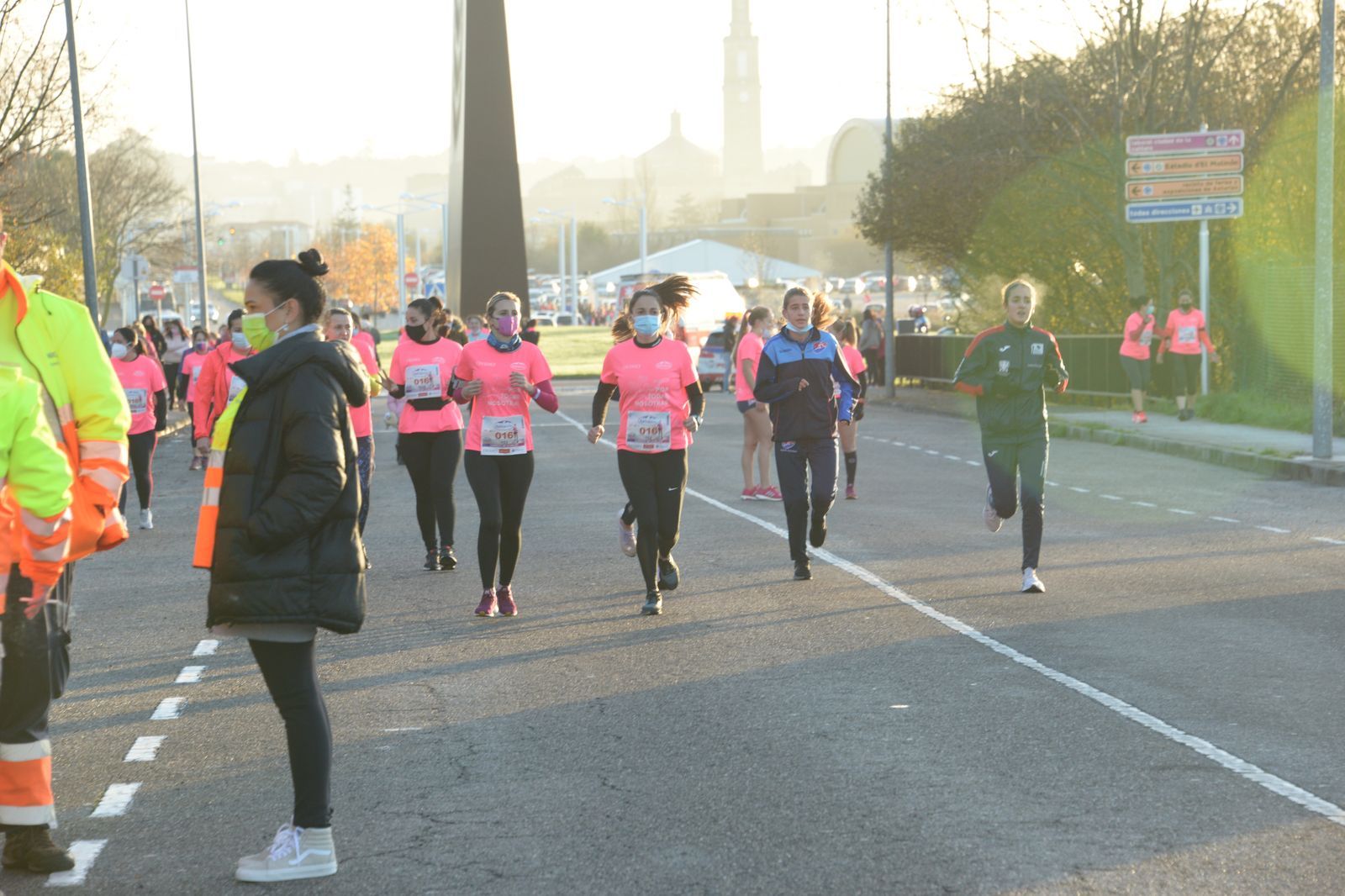 Las mejores fotos de la Carrera de la Mujer Central Lechera Asturiana Gijón 2021 (AMBIENTE DE SALIDA)