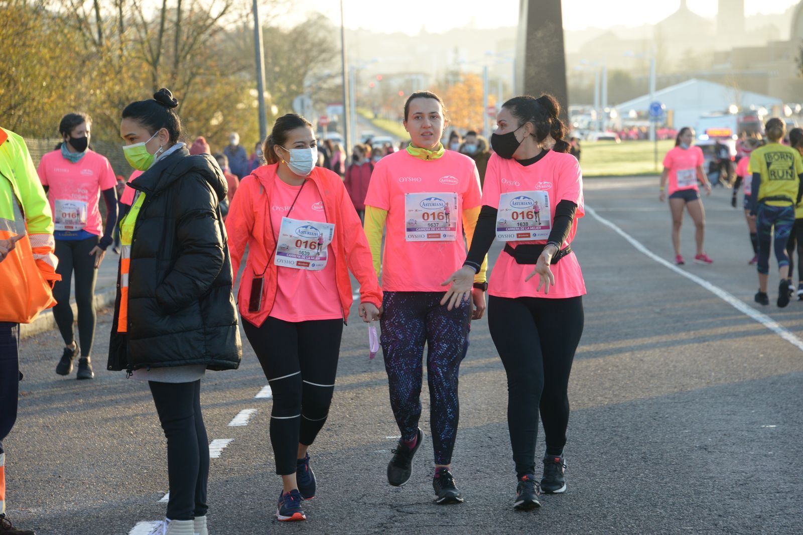 Las mejores fotos de la Carrera de la Mujer Central Lechera Asturiana Gijón 2021 (AMBIENTE DE SALIDA)