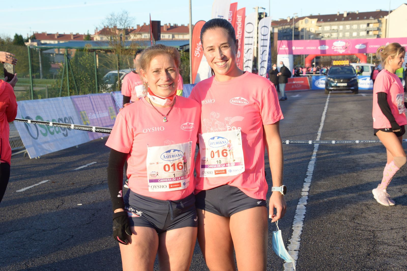 Las mejores fotos de la Carrera de la Mujer Central Lechera Asturiana Gijón 2021 (AMBIENTE DE SALIDA)