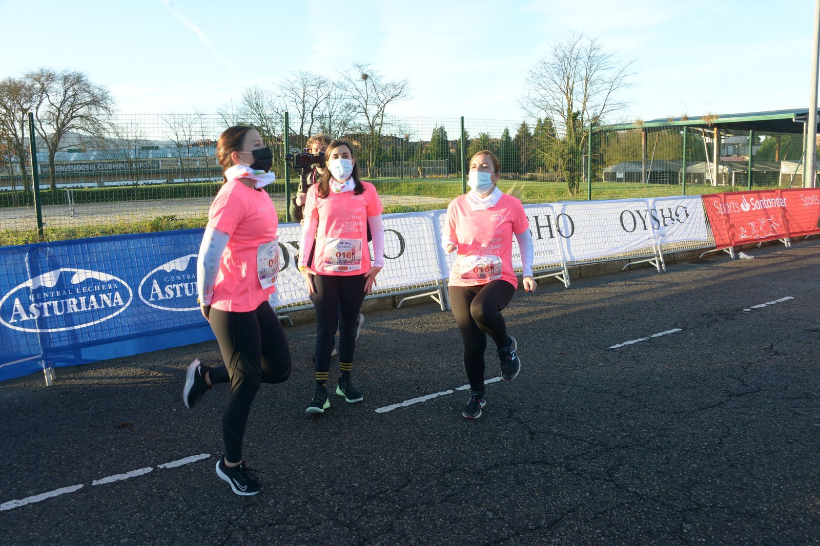 Las mejores fotos de la Carrera de la Mujer Central Lechera Asturiana Gijón 2021 (AMBIENTE DE SALIDA)