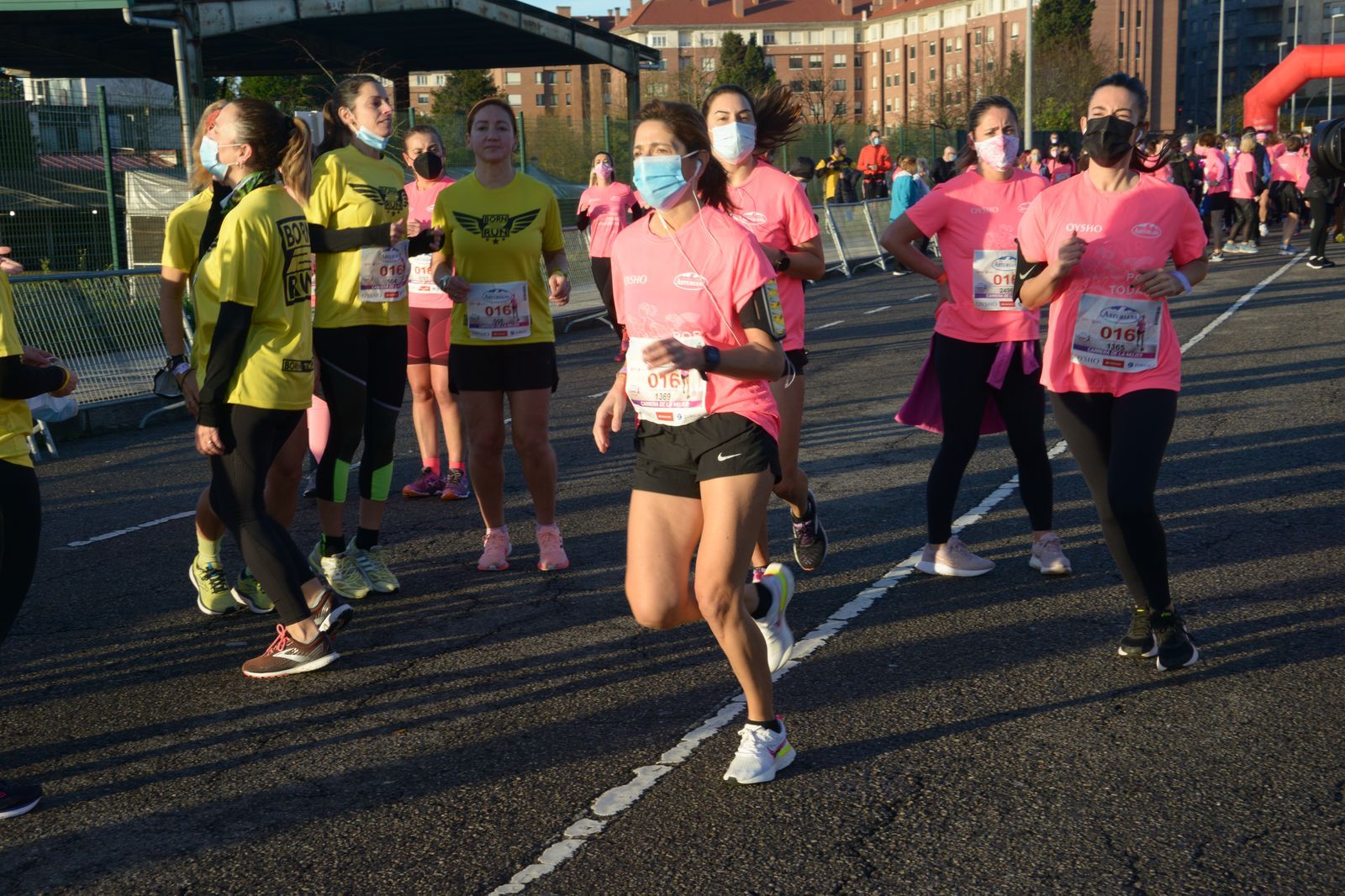 Las mejores fotos de la Carrera de la Mujer Central Lechera Asturiana Gijón 2021 (AMBIENTE DE SALIDA)