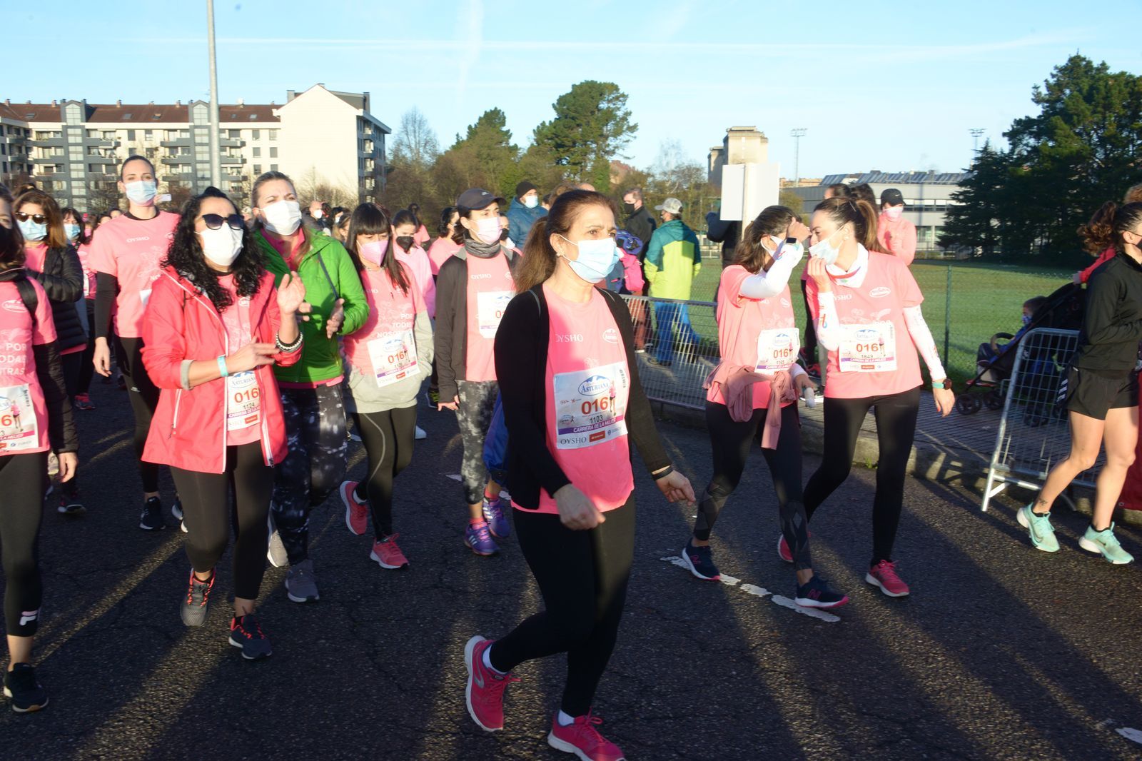 Las mejores fotos de la Carrera de la Mujer Central Lechera Asturiana Gijón 2021 (AMBIENTE DE SALIDA)