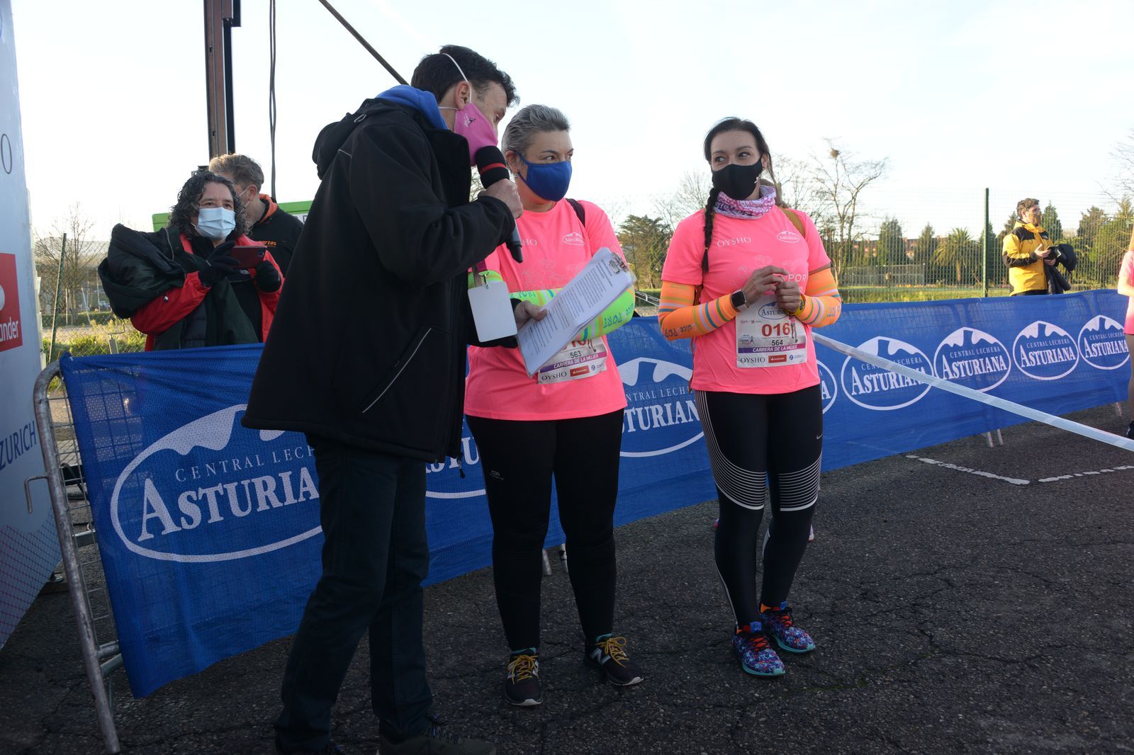 Las mejores fotos de la Carrera de la Mujer Central Lechera Asturiana Gijón 2021 (AMBIENTE DE SALIDA)