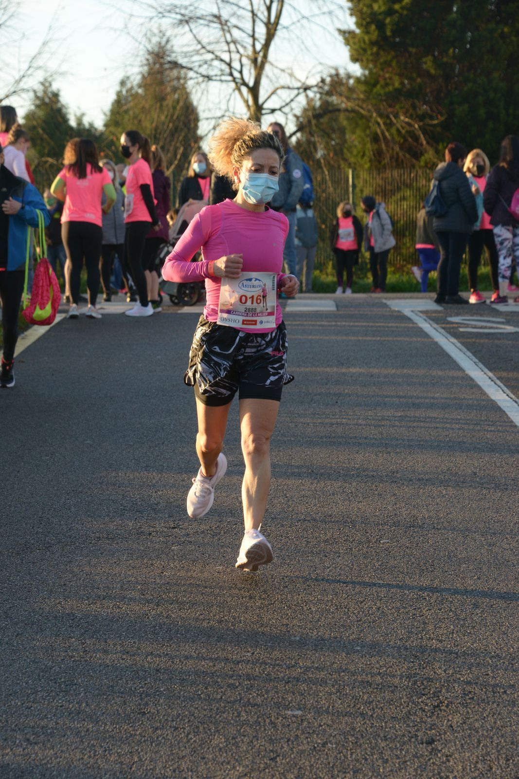 Las mejores fotos de la Carrera de la Mujer Central Lechera Asturiana Gijón 2021 (AMBIENTE DE SALIDA)