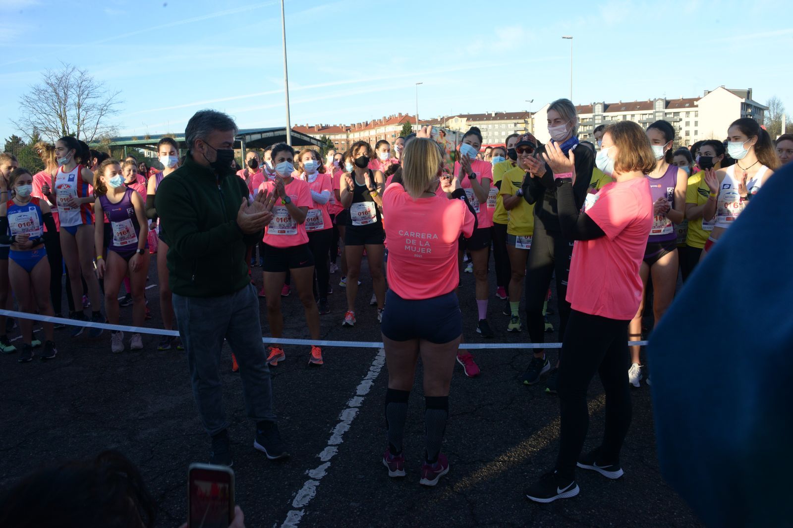 Las mejores fotos de la Carrera de la Mujer Central Lechera Asturiana Gijón 2021 (HOMENAJES DE SALIDA)