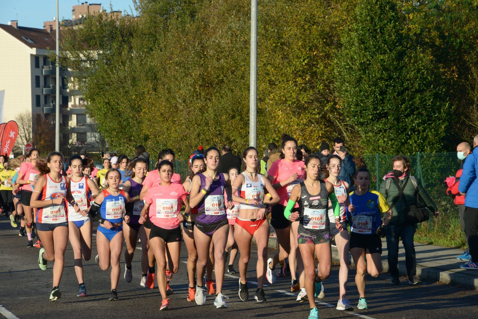 Las mejores fotos de la Carrera de la Mujer Central Lechera Asturiana Gijón 2021 (CARRERA / GALERÍA 1)