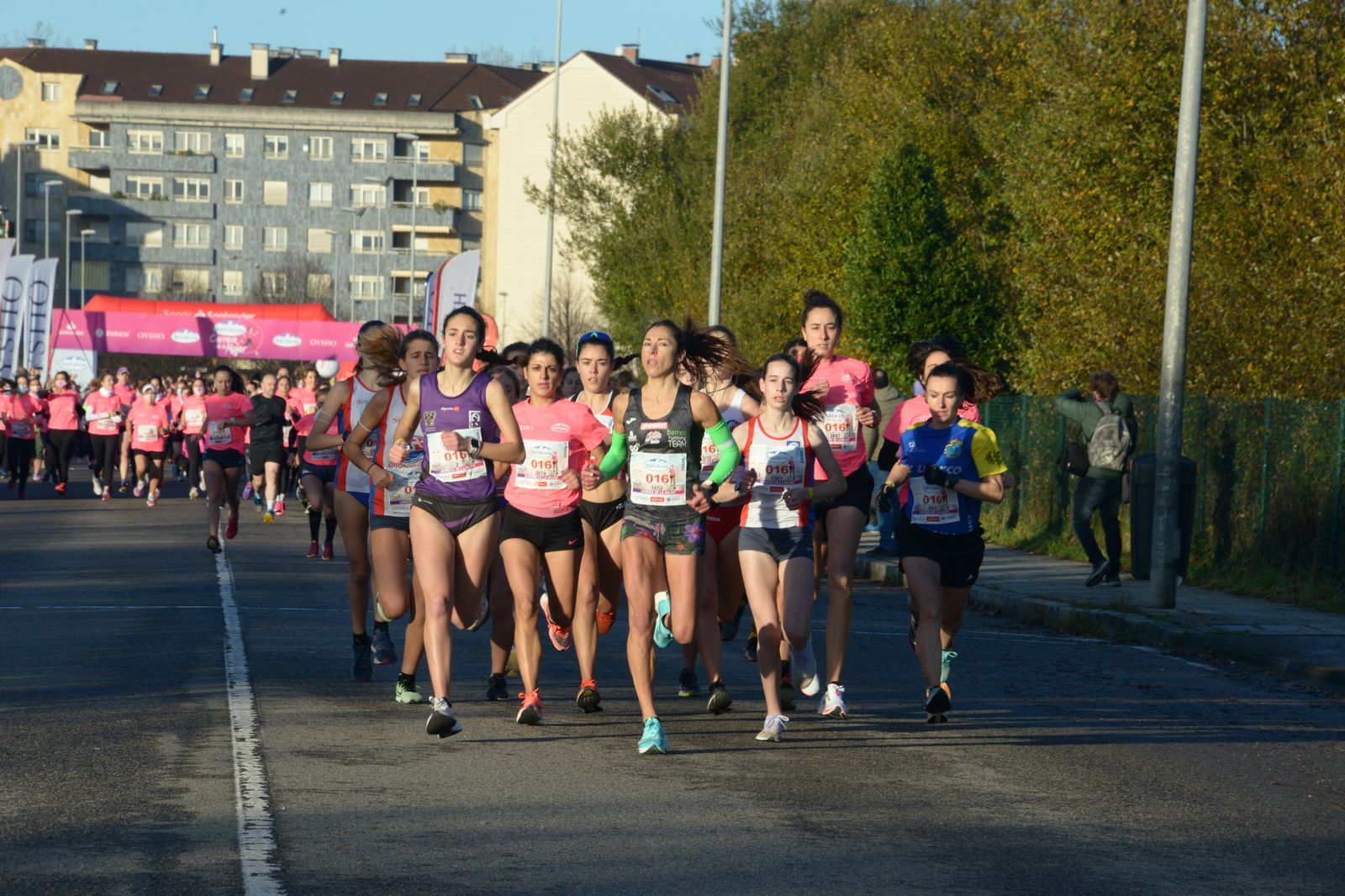 Las mejores fotos de la Carrera de la Mujer Central Lechera Asturiana Gijón 2021 (CARRERA / GALERÍA 1)