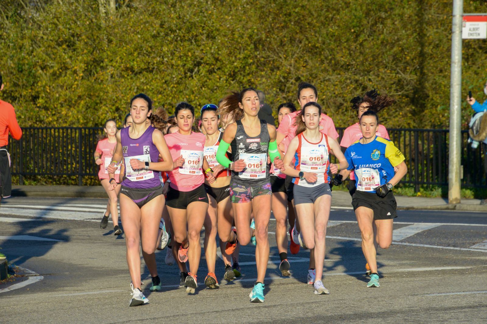 Las mejores fotos de la Carrera de la Mujer Central Lechera Asturiana Gijón 2021 (CARRERA / GALERÍA 1)