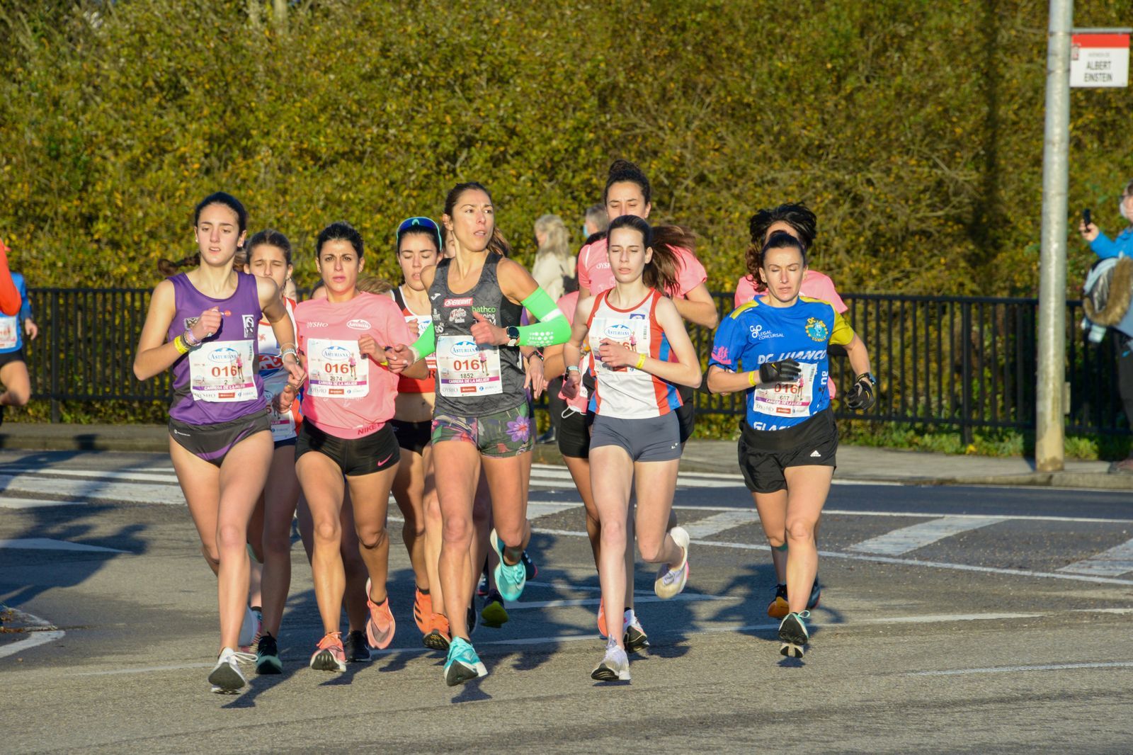 Las mejores fotos de la Carrera de la Mujer Central Lechera Asturiana Gijón 2021 (CARRERA / GALERÍA 1)