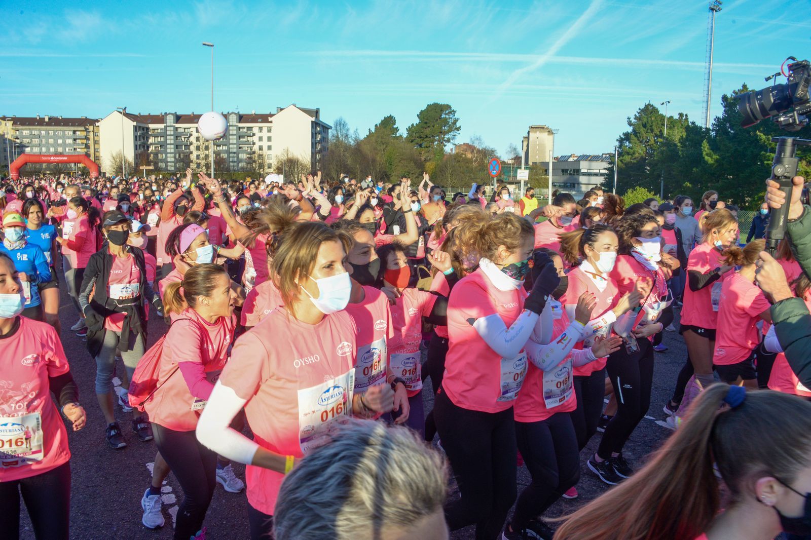 Las mejores fotos de la Carrera de la Mujer Central Lechera Asturiana Gijón 2021 (CARRERA / GALERÍA 1)