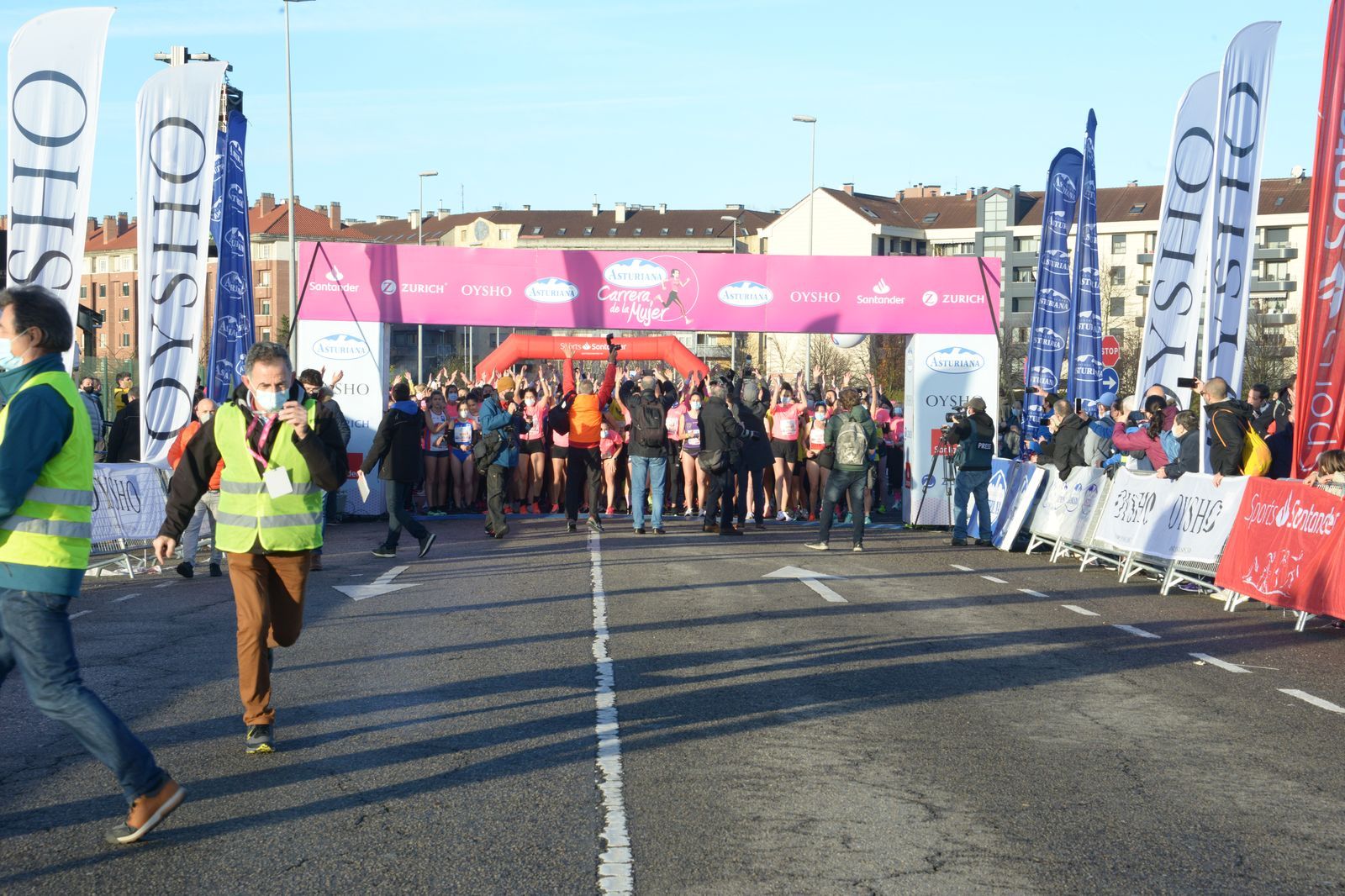 Las mejores fotos de la Carrera de la Mujer Central Lechera Asturiana Gijón 2021 (CARRERA / GALERÍA 1)