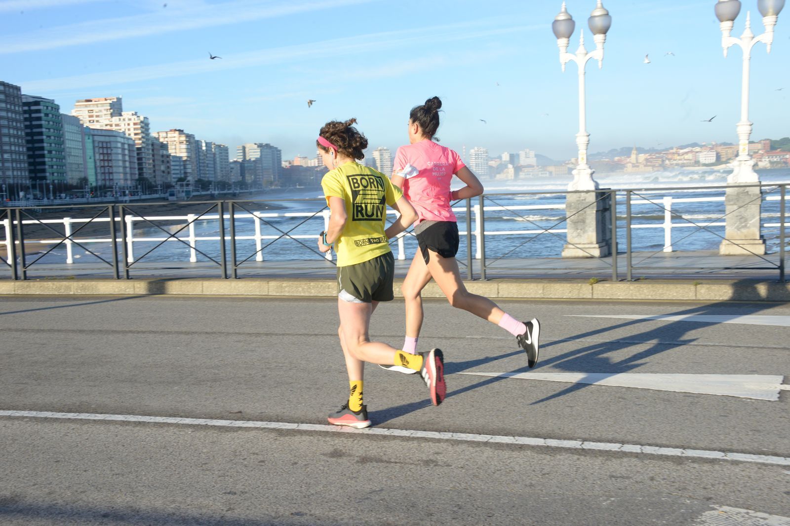 Las mejores fotos de la Carrera de la Mujer Central Lechera Asturiana Gijón 2021 (CARRERA / GALERÍA 2)
