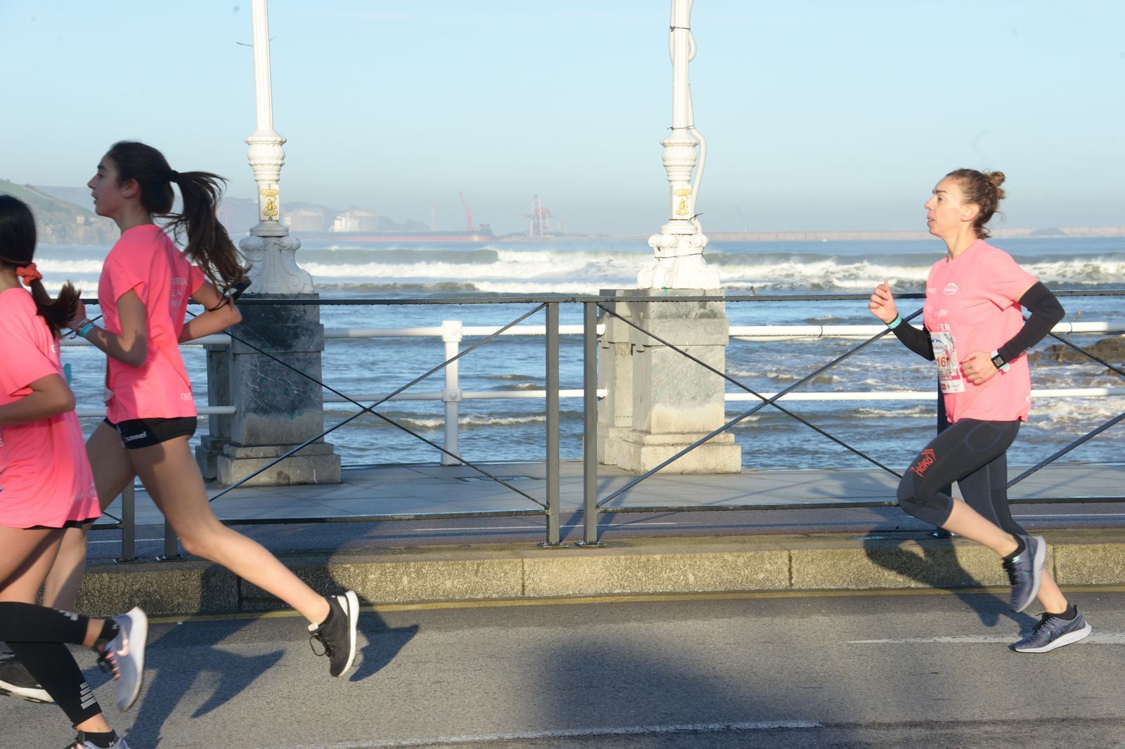 Las mejores fotos de la Carrera de la Mujer Central Lechera Asturiana Gijón 2021 (CARRERA / GALERÍA 2)