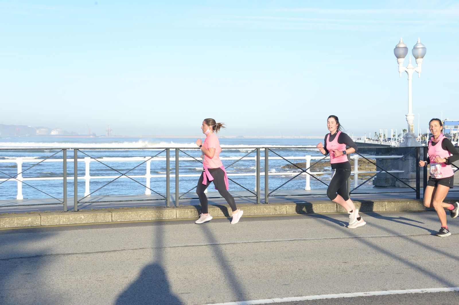 Las mejores fotos de la Carrera de la Mujer Central Lechera Asturiana Gijón 2021 (CARRERA / GALERÍA 2)