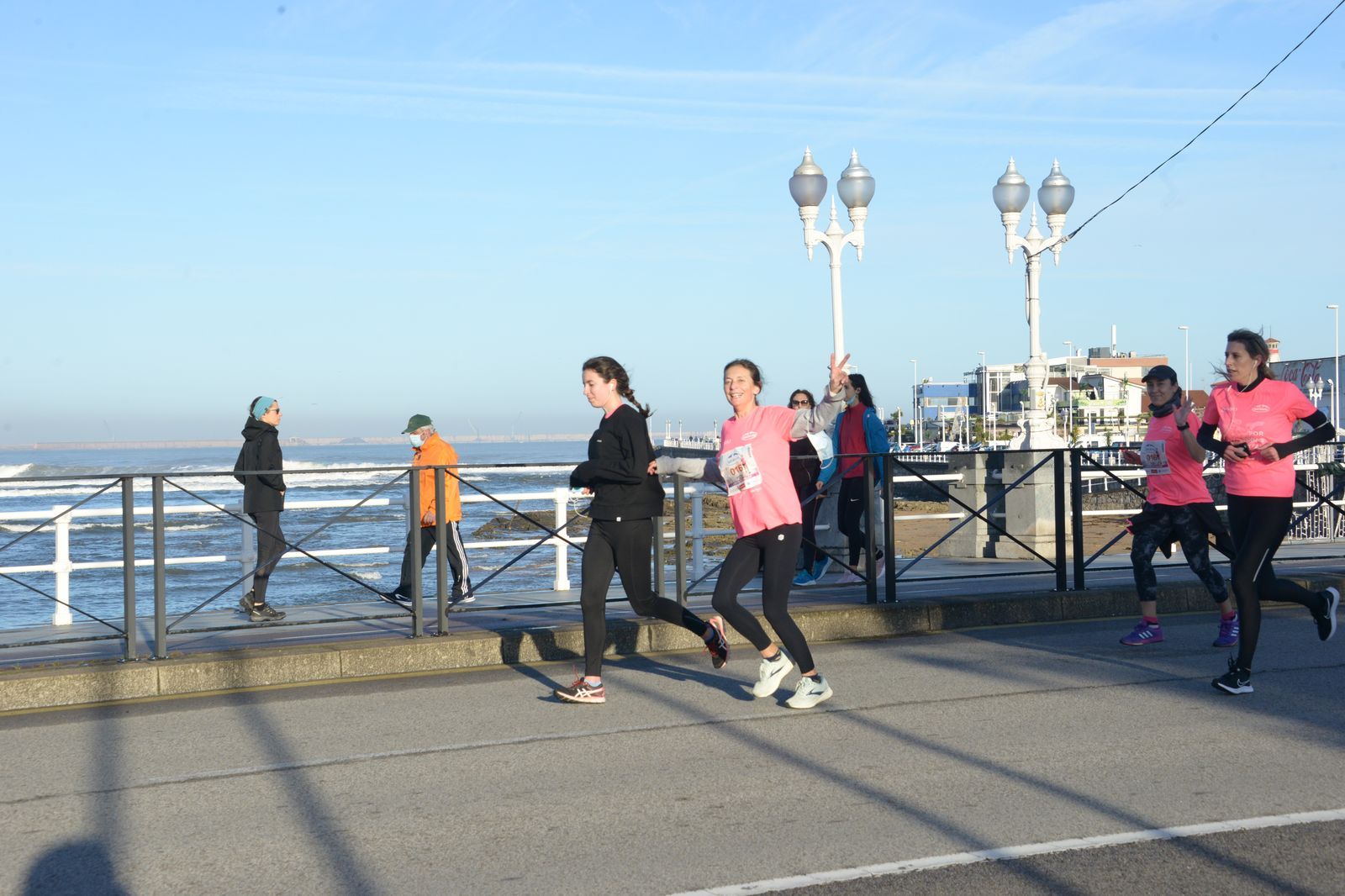 Las mejores fotos de la Carrera de la Mujer Central Lechera Asturiana Gijón 2021 (CARRERA / GALERÍA 2)