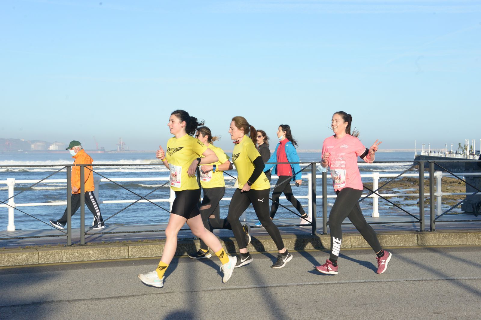 Las mejores fotos de la Carrera de la Mujer Central Lechera Asturiana Gijón 2021 (CARRERA / GALERÍA 2)