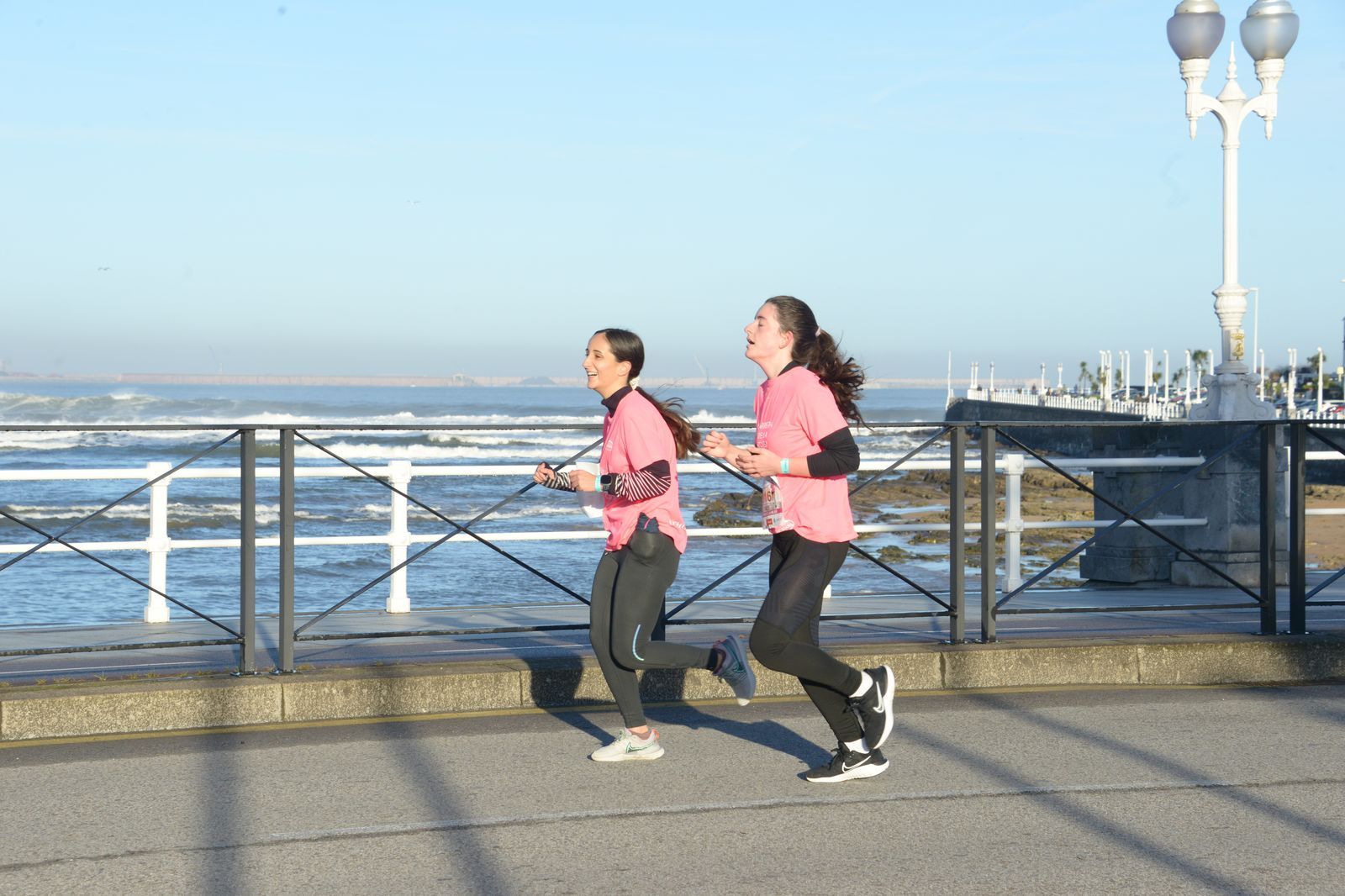 Las mejores fotos de la Carrera de la Mujer Central Lechera Asturiana Gijón 2021 (CARRERA / GALERÍA 2)