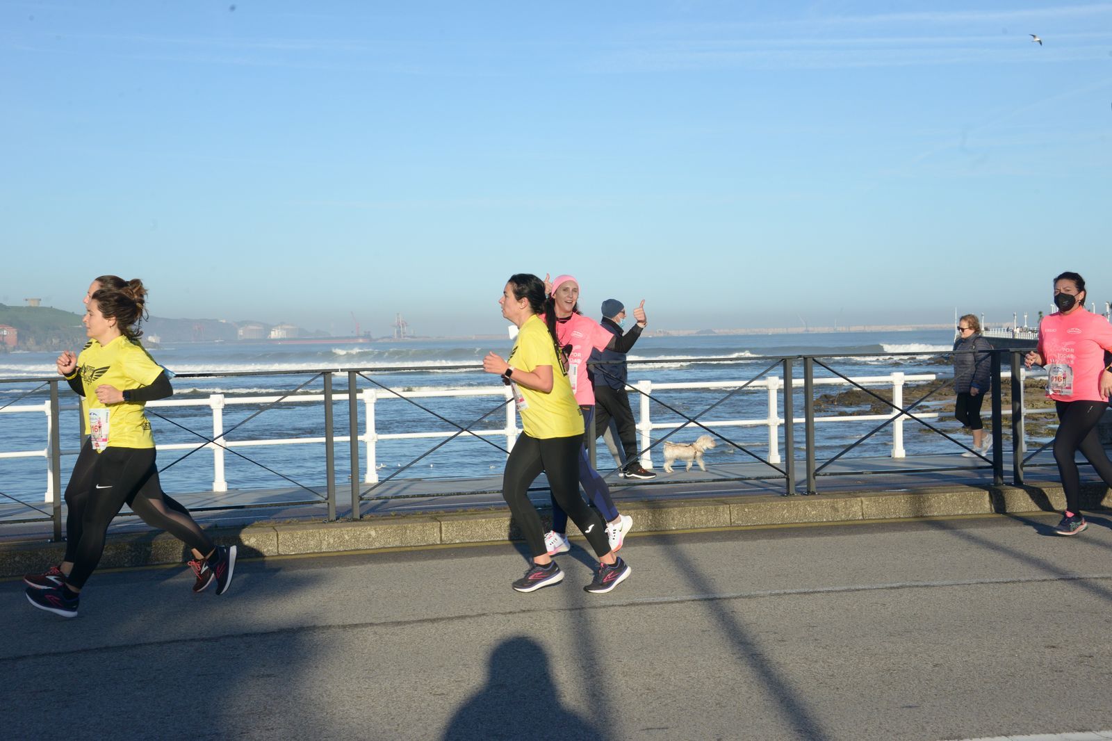 Las mejores fotos de la Carrera de la Mujer Central Lechera Asturiana Gijón 2021 (CARRERA / GALERÍA 2)