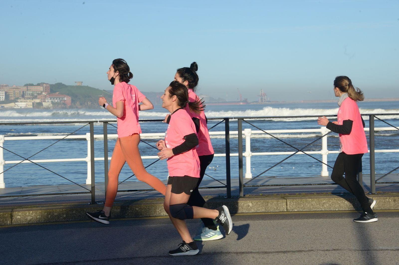 Las mejores fotos de la Carrera de la Mujer Central Lechera Asturiana Gijón 2021 (CARRERA / GALERÍA 2)