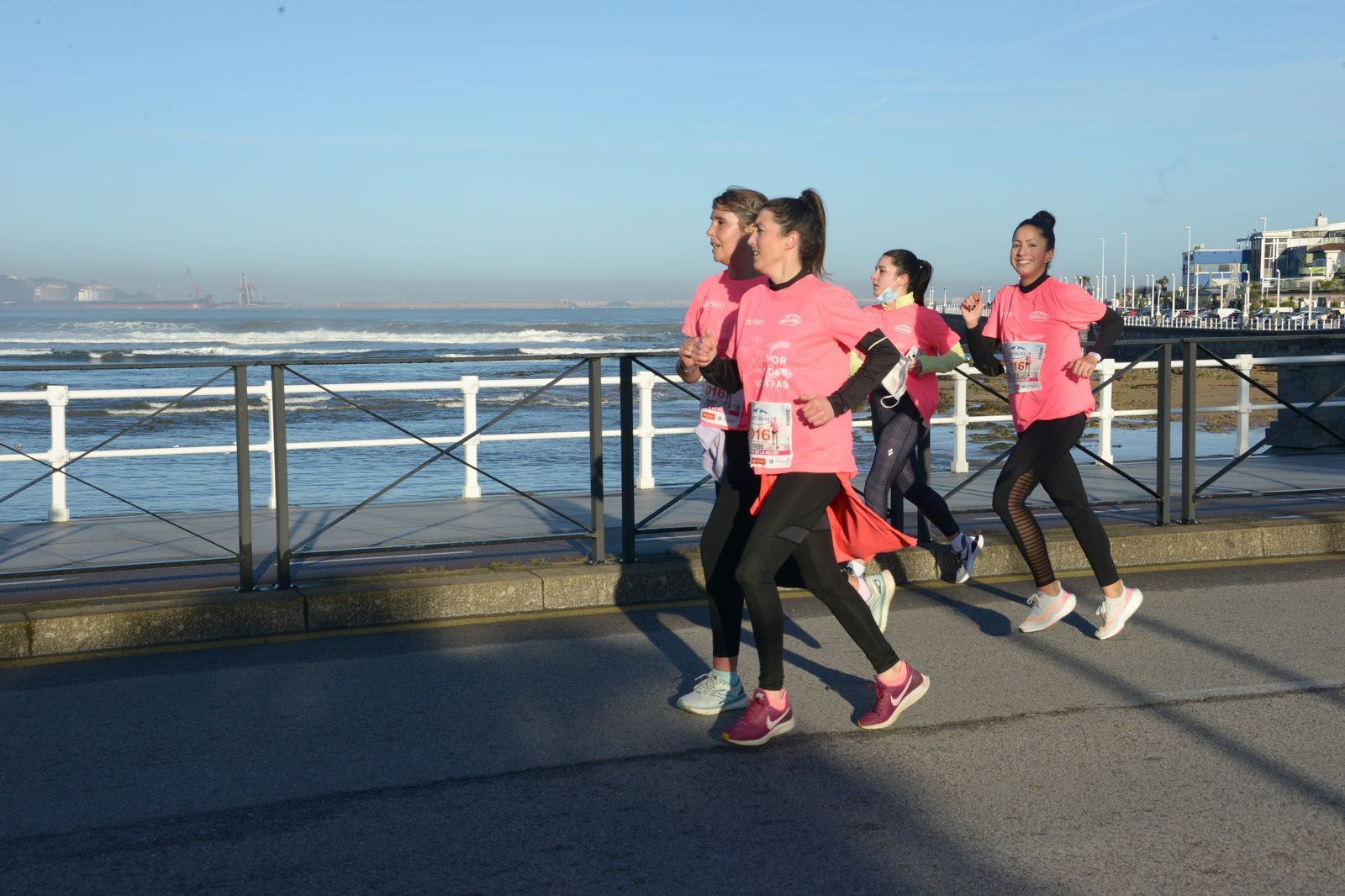 Las mejores fotos de la Carrera de la Mujer Central Lechera Asturiana Gijón 2021 (CARRERA / GALERÍA 2)