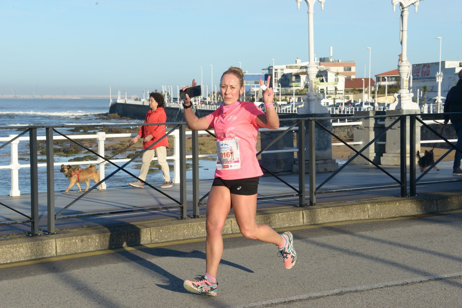 Las mejores fotos de la Carrera de la Mujer Central Lechera Asturiana Gijón 2021 (CARRERA / GALERÍA 2)