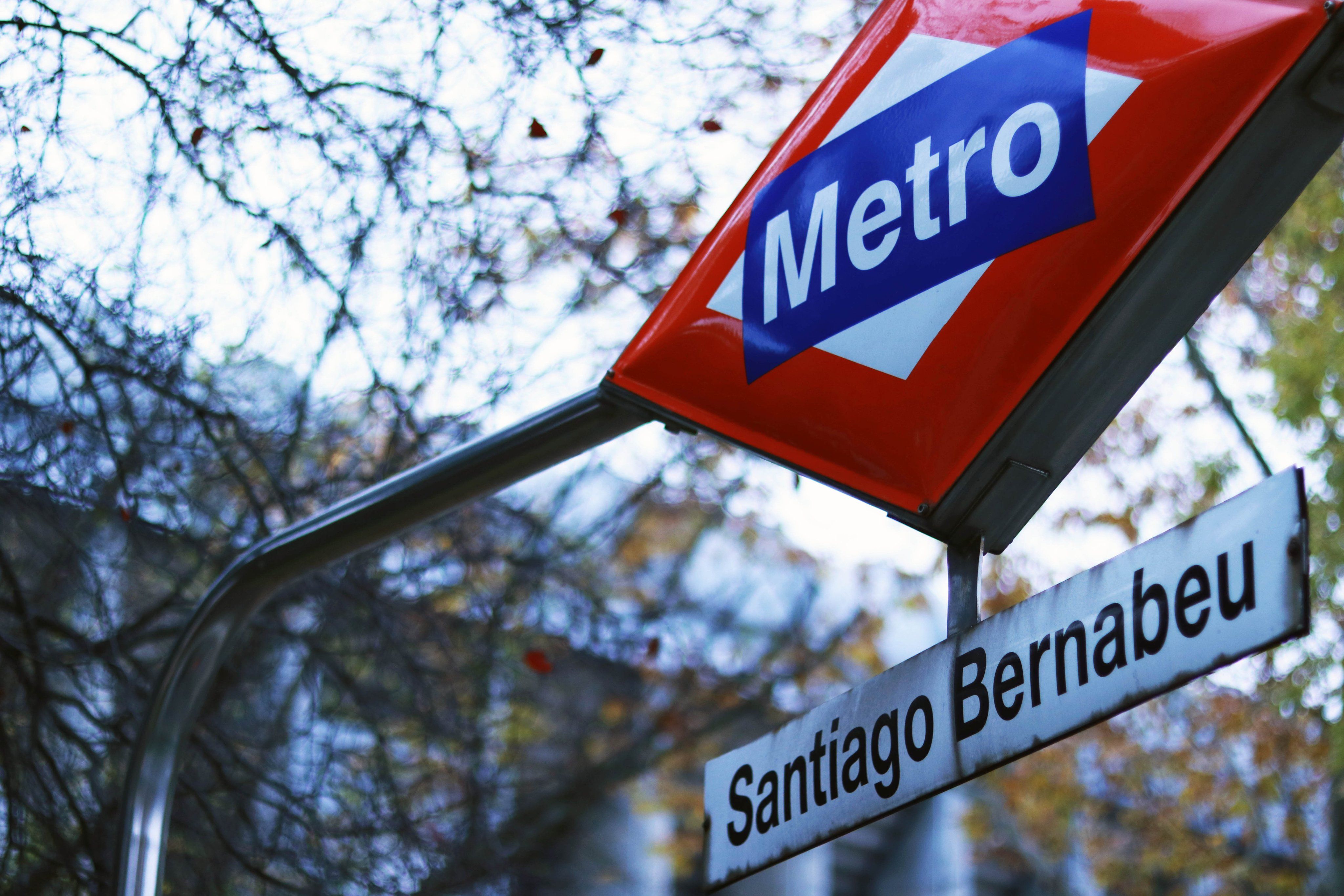 La estación Santiago Bernabéu es la que tienes que utilizar para llegar a la Salida de la San Silvestre Vallecana. METRO.