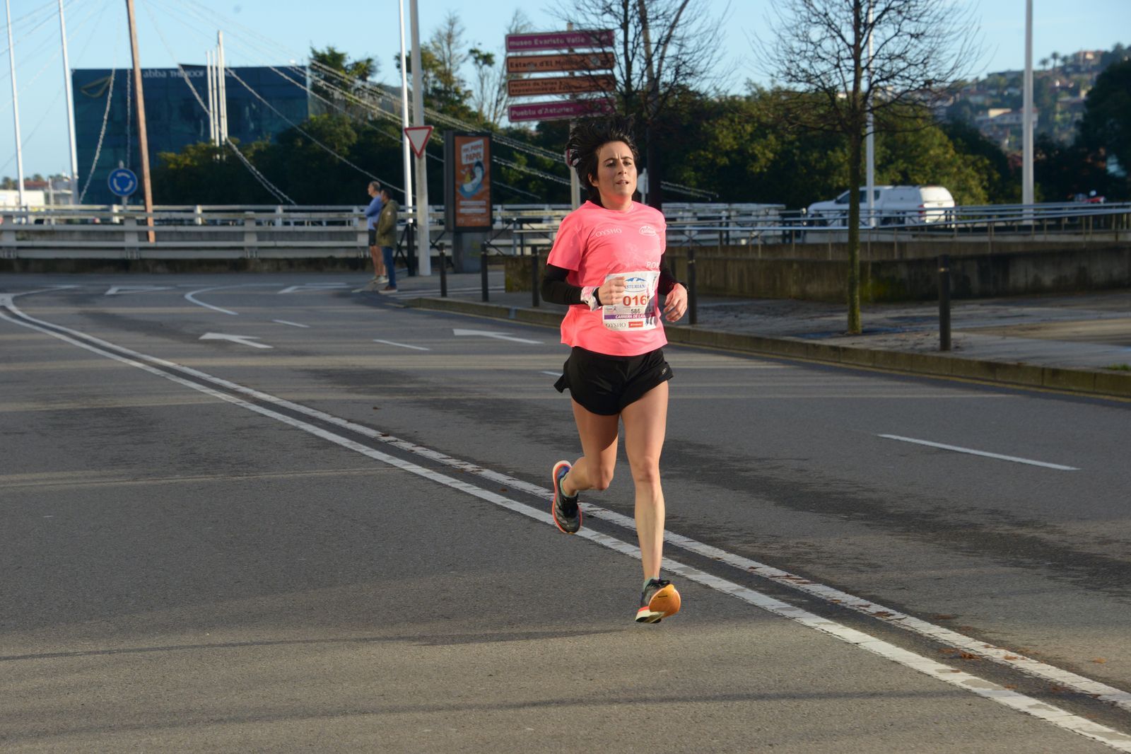 Las mejores fotos de la Carrera de la Mujer Central Lechera Asturiana Gijón 2021 (CARRERA / GALERÍA 3)