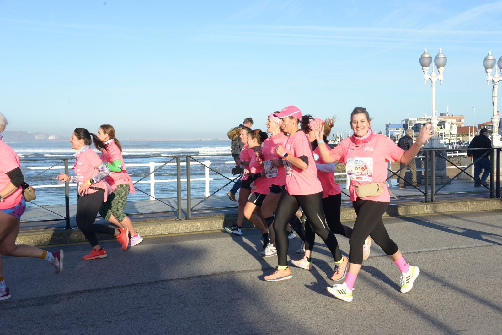 Las mejores fotos de la Carrera de la Mujer Central Lechera Asturiana Gijón 2021 (CARRERA / GALERÍA 3)