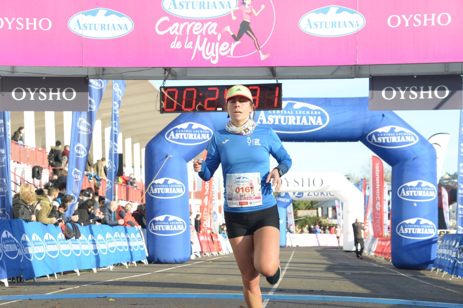 Las mejores fotos de la Carrera de la Mujer Central Lechera Asturiana Gijón 2021 (LLEGADAS A META / GALERÍA 1)