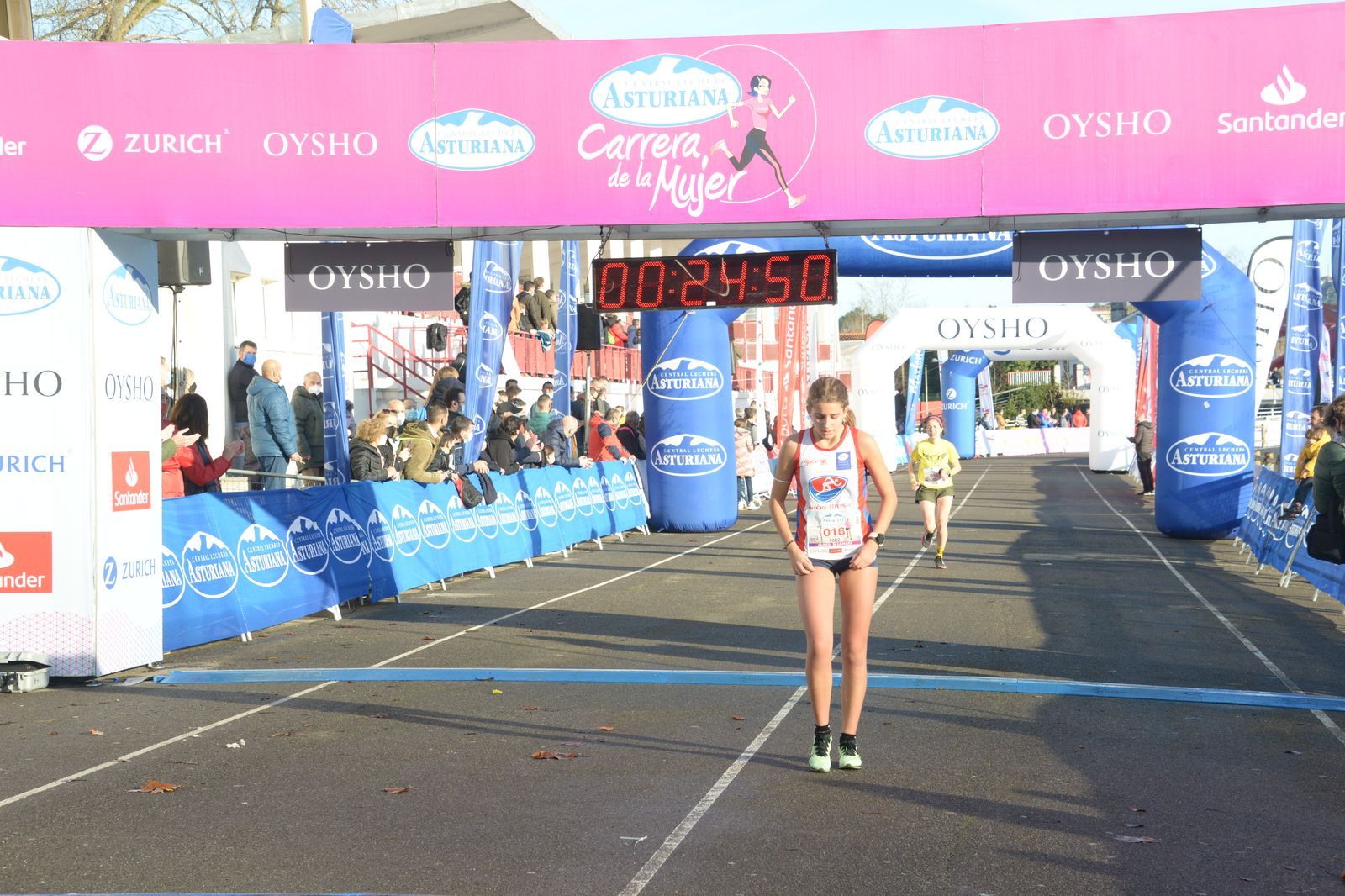 Las mejores fotos de la Carrera de la Mujer Central Lechera Asturiana Gijón 2021 (LLEGADAS A META / GALERÍA 1)