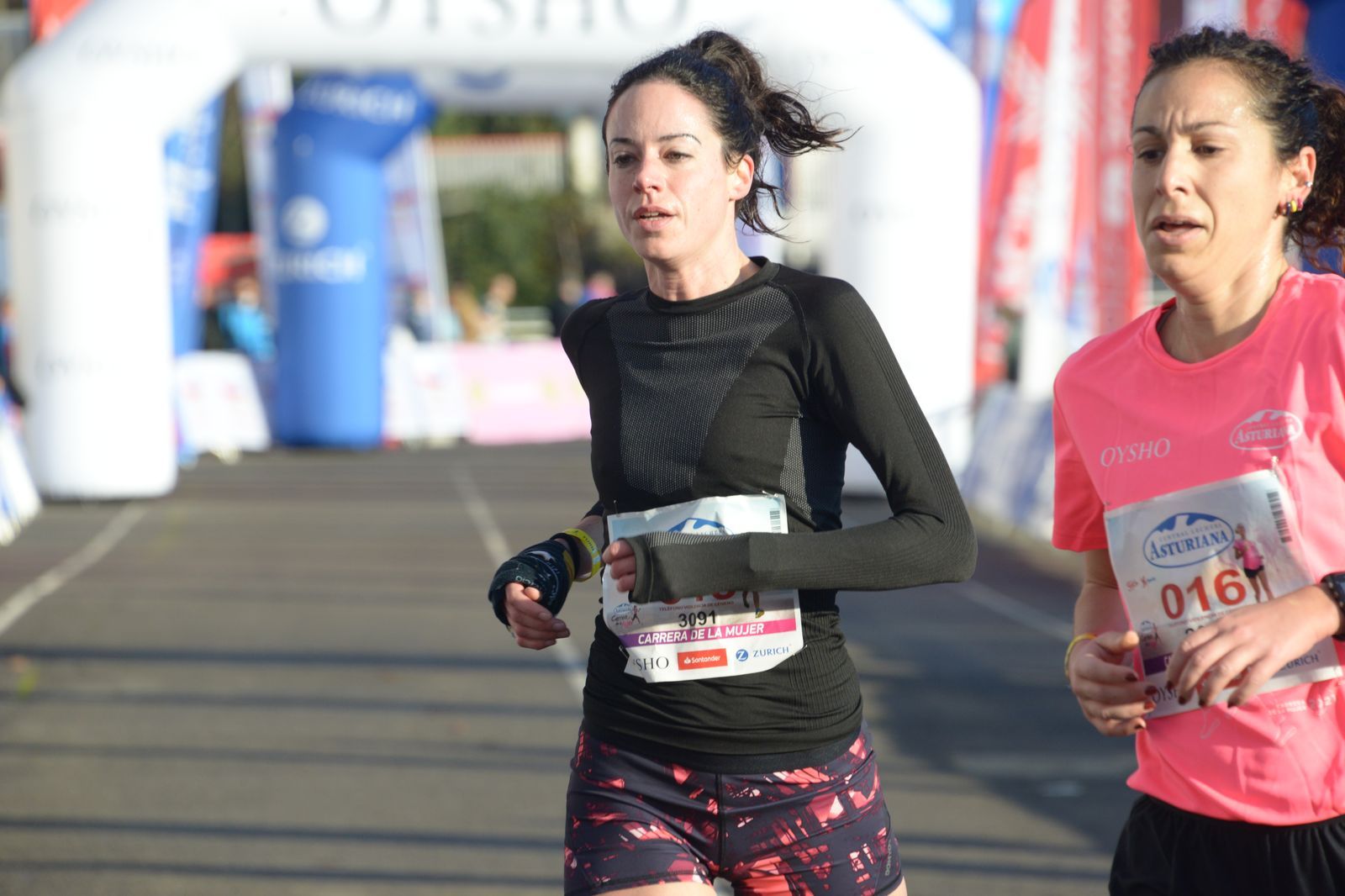 Las mejores fotos de la Carrera de la Mujer Central Lechera Asturiana Gijón 2021 (LLEGADAS A META / GALERÍA 1)