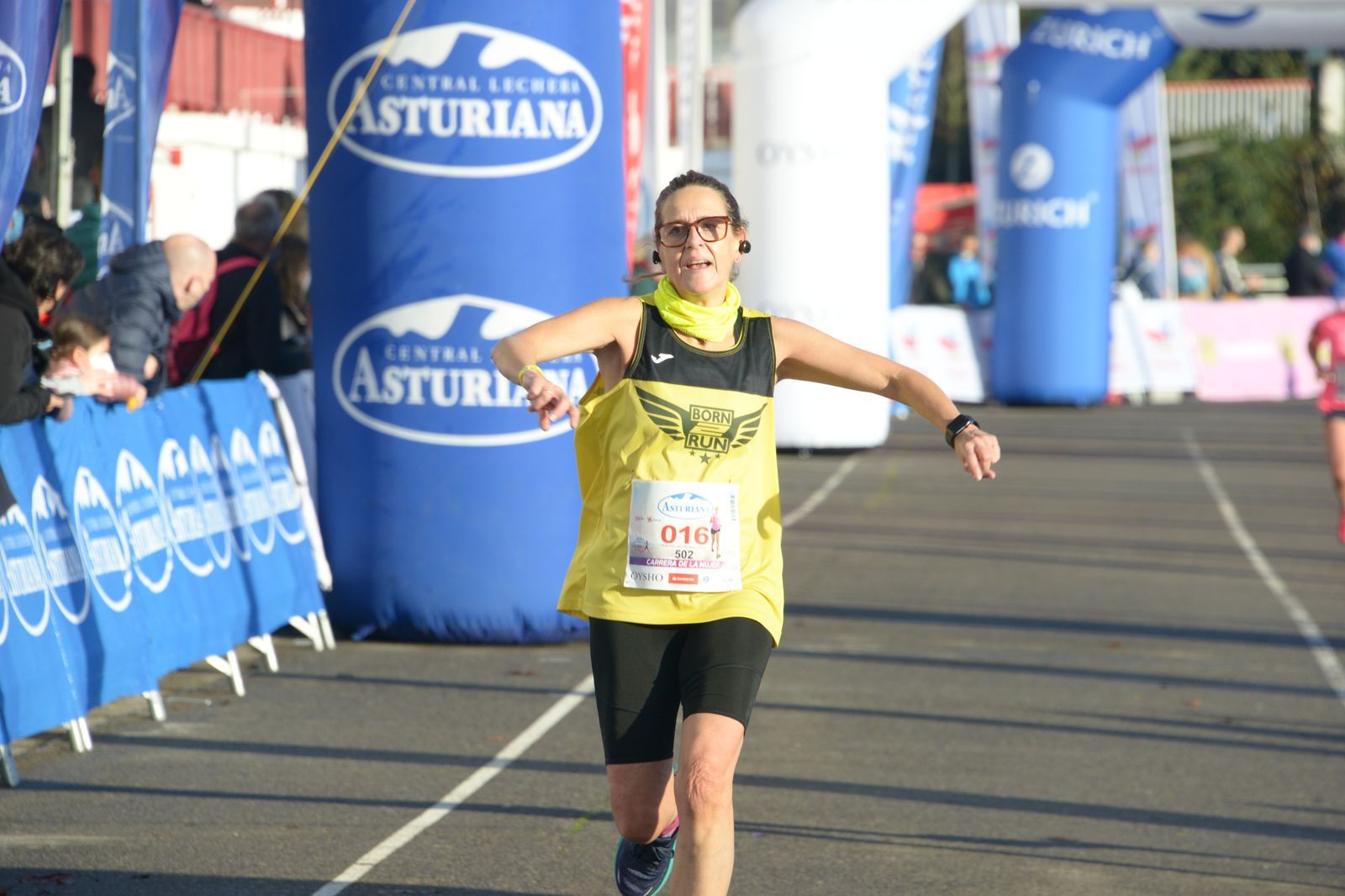 Las mejores fotos de la Carrera de la Mujer Central Lechera Asturiana Gijón 2021 (LLEGADAS A META / GALERÍA 1)