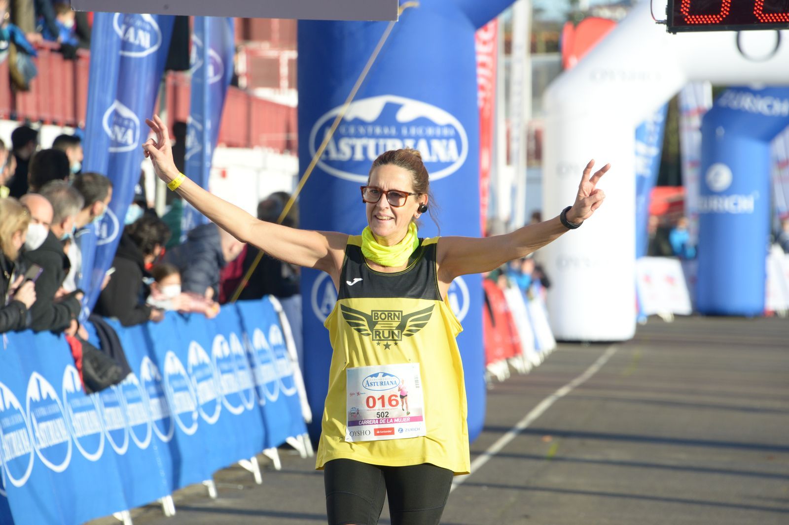 Las mejores fotos de la Carrera de la Mujer Central Lechera Asturiana Gijón 2021 (LLEGADAS A META / GALERÍA 1)
